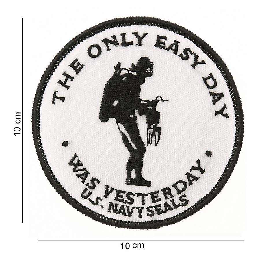 Ecuson Tactic "The Only Easy Day" (Wit) Diverse - Afirmă-ți Mentalitatea de Neclintit