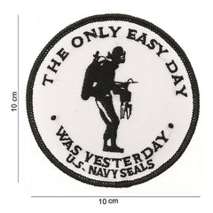 Ecuson Tactic "The Only Easy Day" (Wit) Diverse - Afirmă-ți Mentalitatea de Neclintit