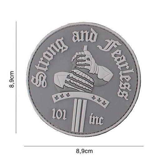 Emblema 3D PVC Strong and Fearless Gri - Afirmă-ți Curajul