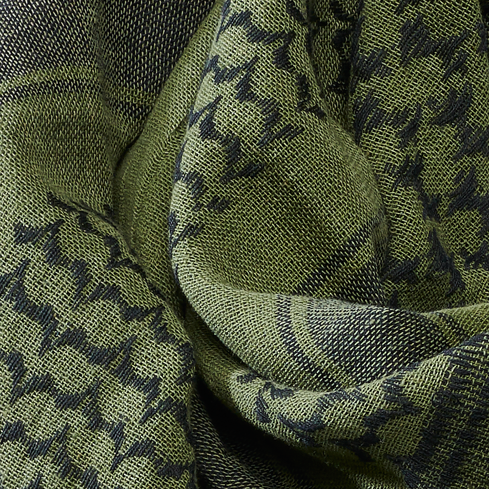 Esarfa Shemag Olive/Black Brandit - Adaptabilitate Tactica
