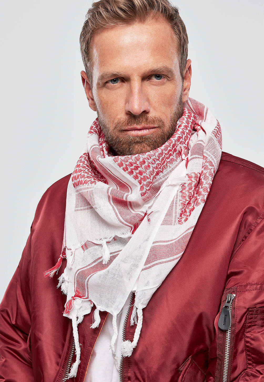 Esarfa Shemag Red/White Brandit - Versatilitate Tactică