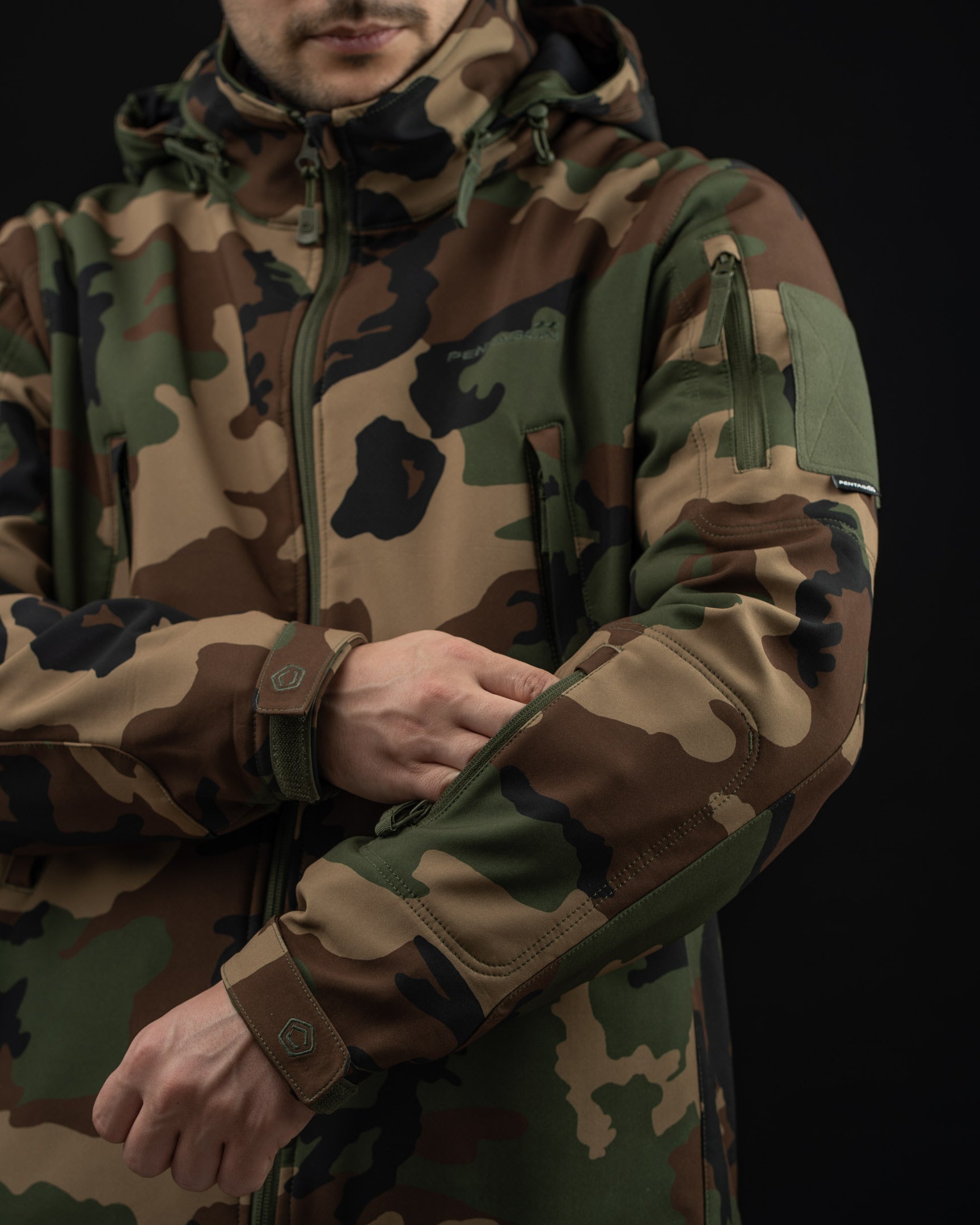 Geaca Artaxes Woodland Woodland Pentagon Tactical - Protecție și Agilitate în orice Misiune