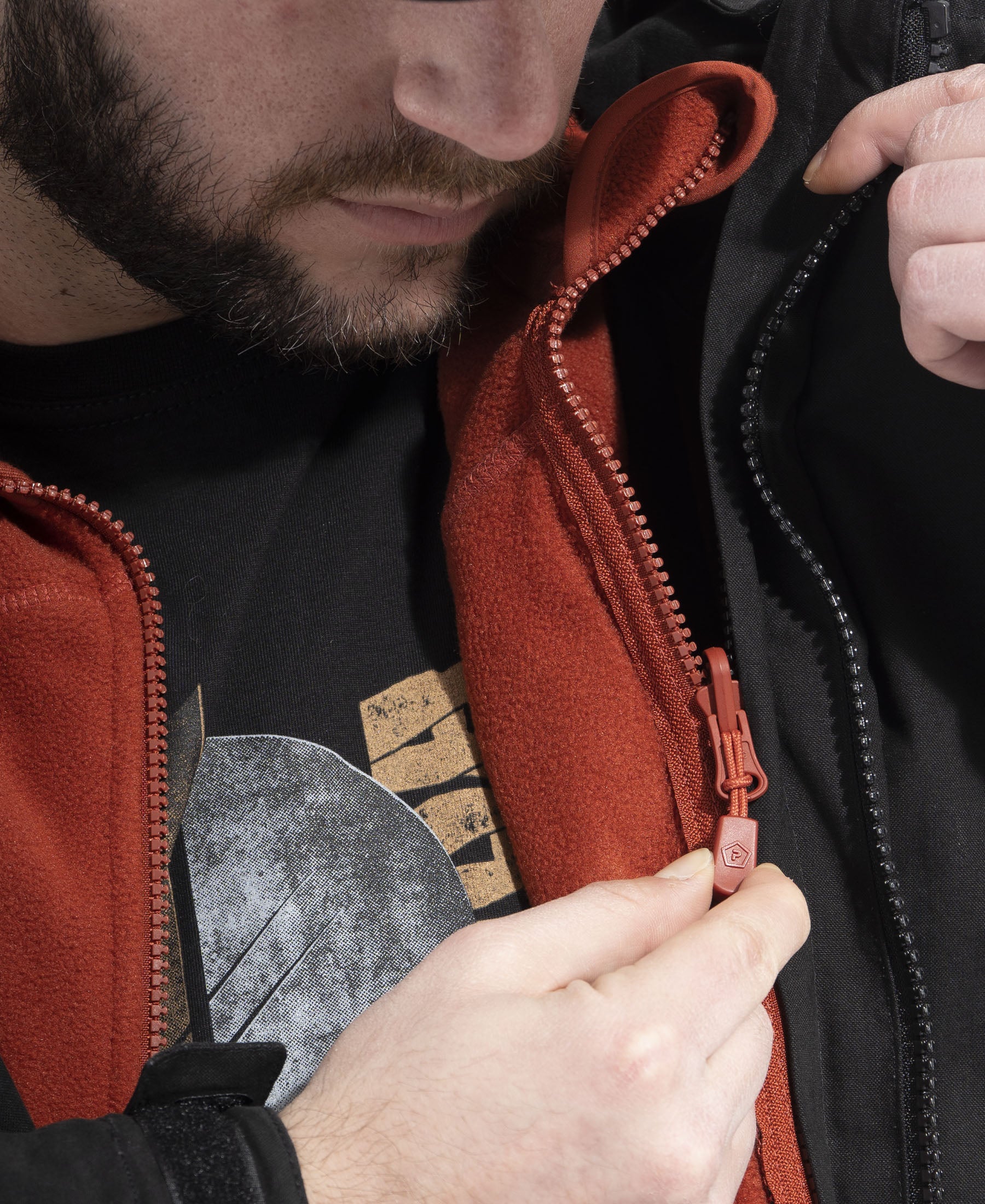 Geaca Athos 2.0 Men΄s Fleece Jacket Maroon Red Pentagon Tactical - Căldură Superioară și Confort Tactic