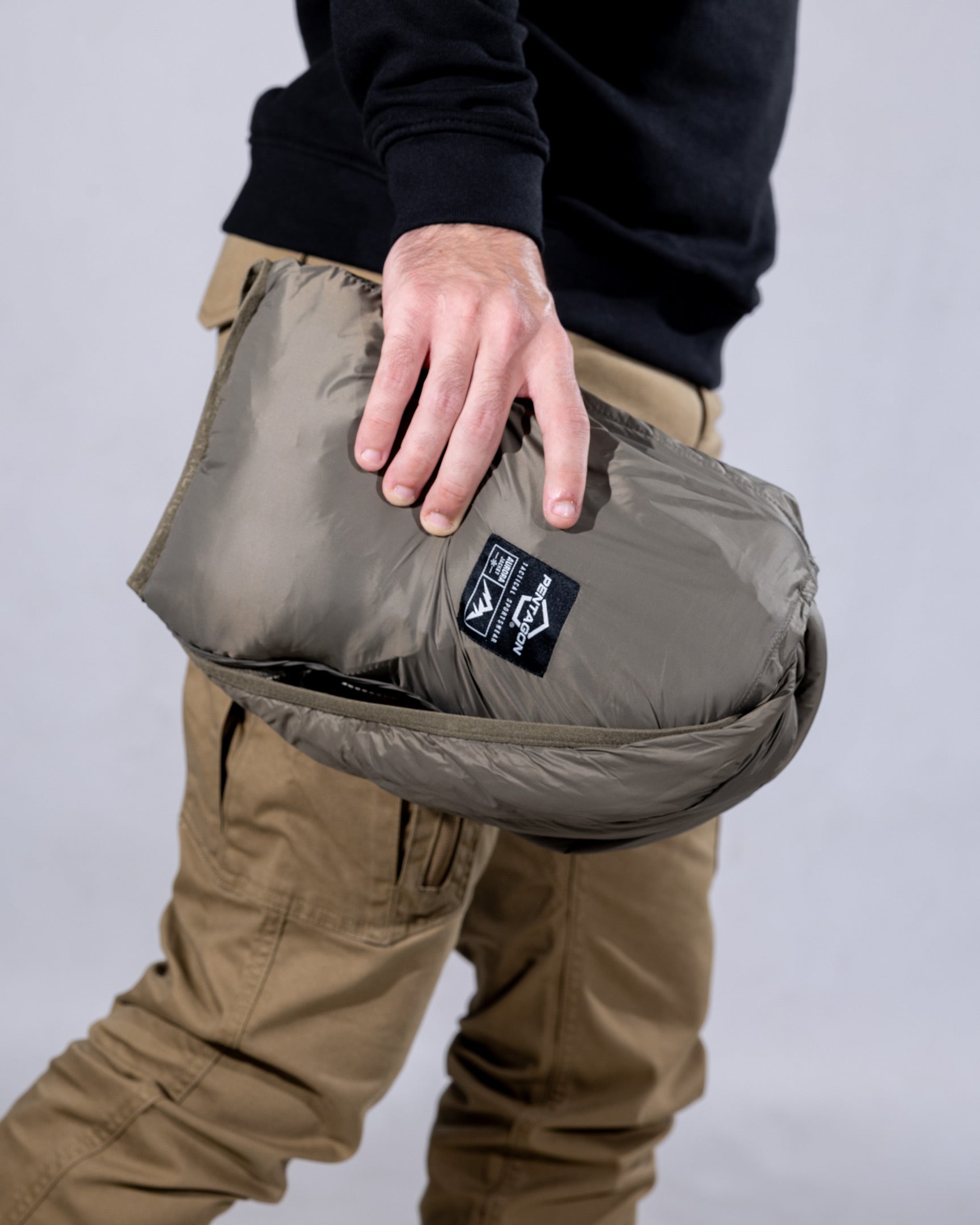 Geaca Aurora 2.0 Puffer Hooded Jacket RAL7013 Pentagon Tactical - Căldură Esențială și Mobilitate Neîngrădită