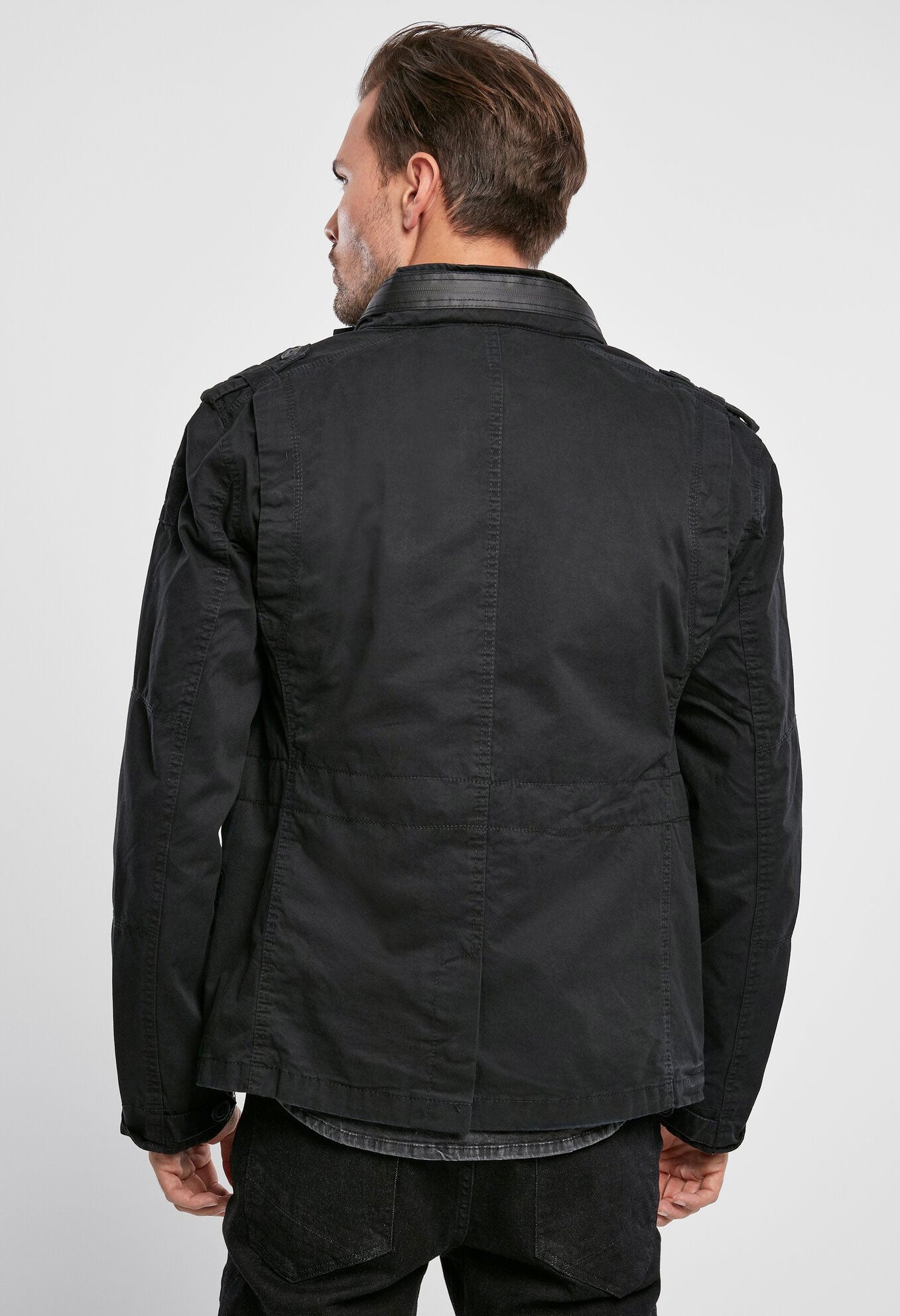 Geaca Britannia Negru Brandit - Stil si Functionalitate