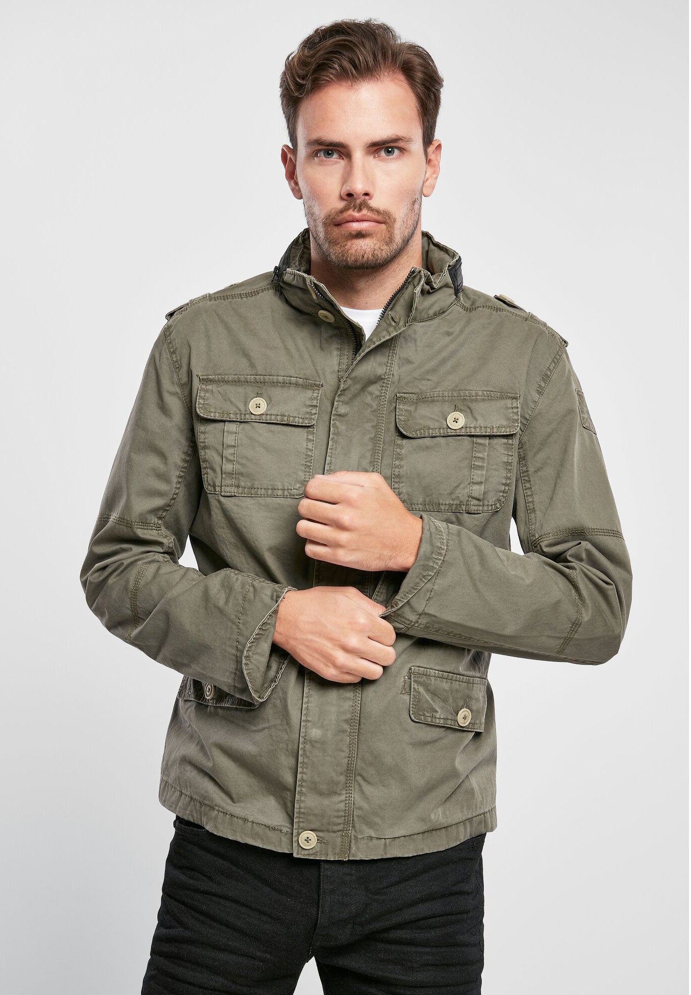 Geaca Britannia Olive Brandit - Stil Robust și Versatilitate