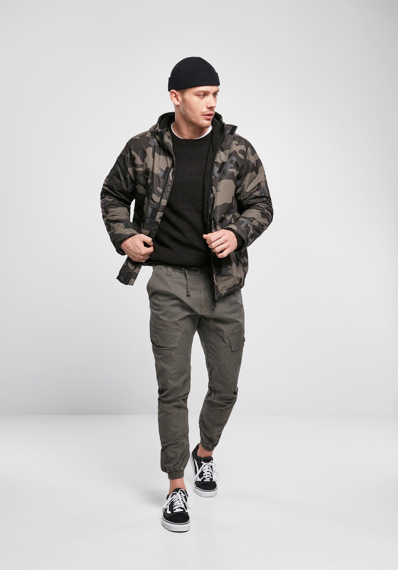 Geaca de Vant Frontzip Dark Camo Brandit - Protecție Esențială
