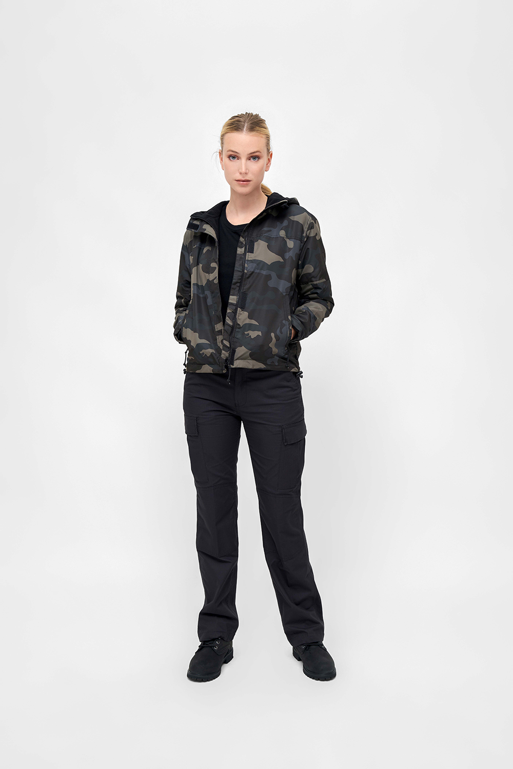 Geaca de Vant Frontzip Dark Camo Dama Brandit - Stil si Rezistenta