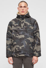 Geaca de Vant Sherpa Dark Camo Brandit - Protectie si Versatilitate