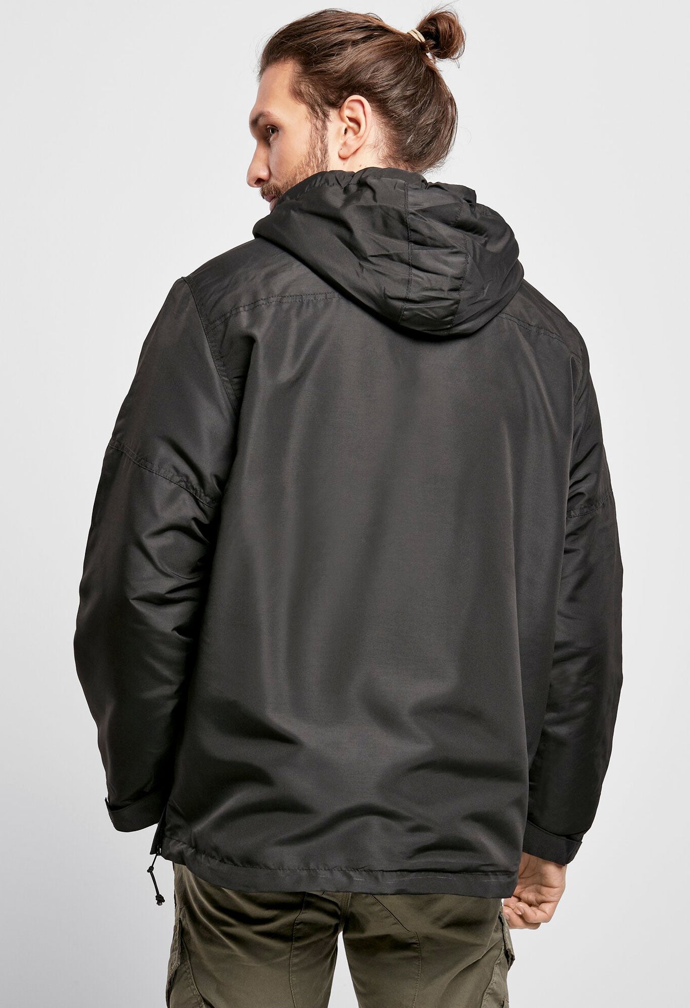 Geaca de Vant Sherpa Negru Brandit - Caldura si Mobilitate