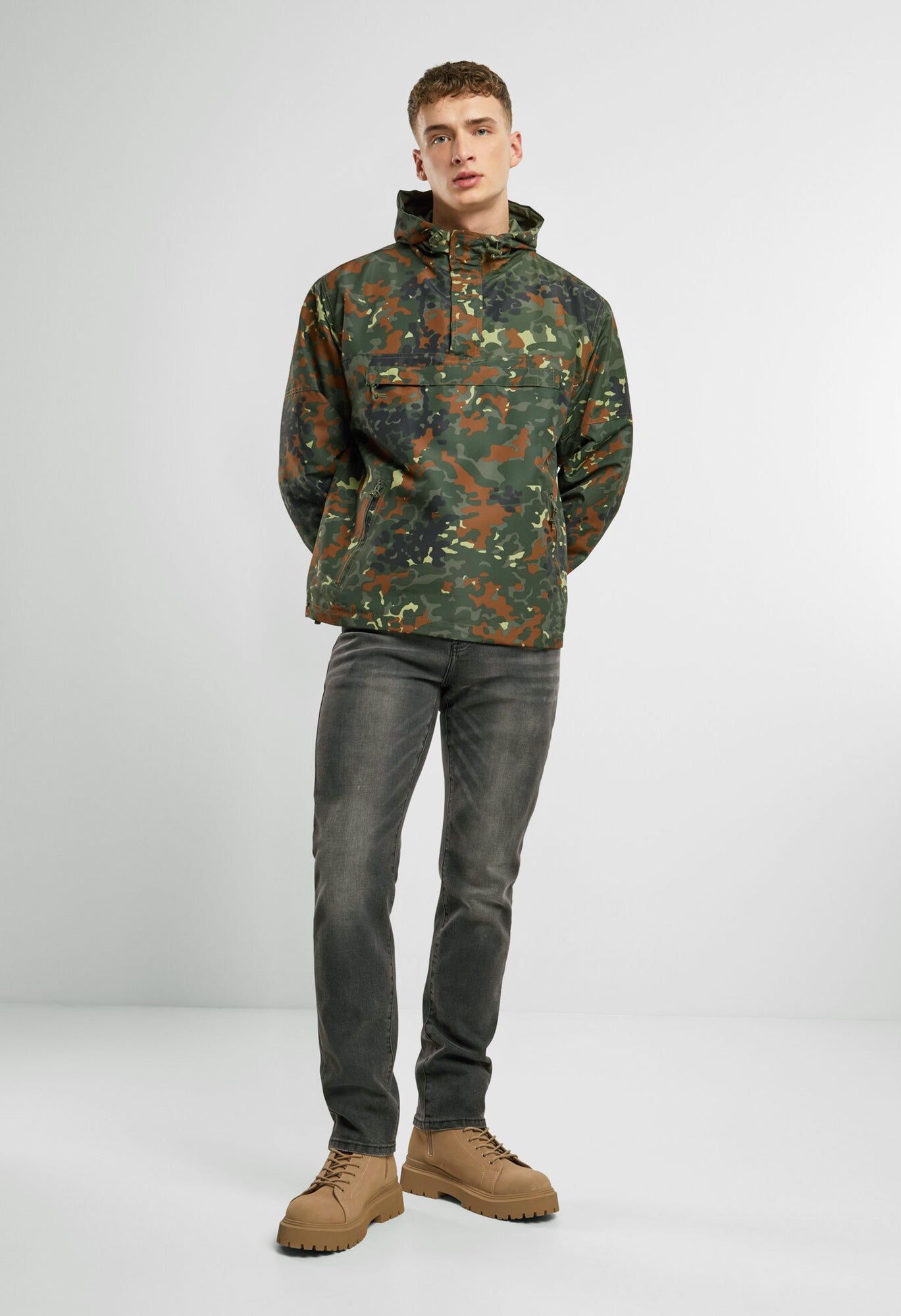 Geaca de Vant Summer Flecktarn Brandit - Ușurință și Protecție
