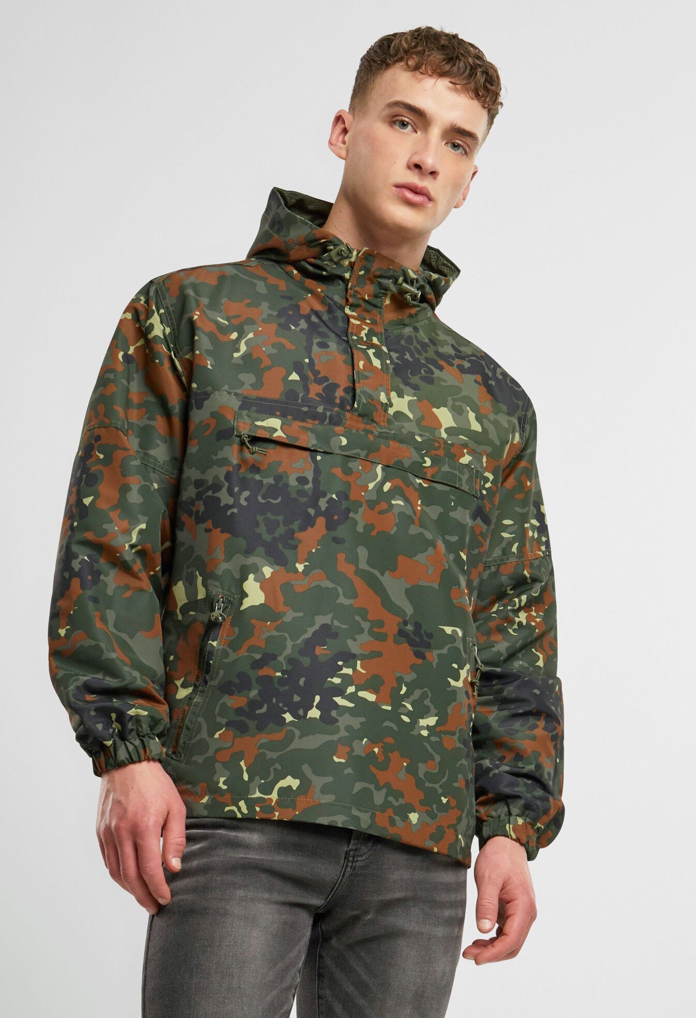 Geaca de Vant Summer Flecktarn Brandit - Ușurință și Protecție