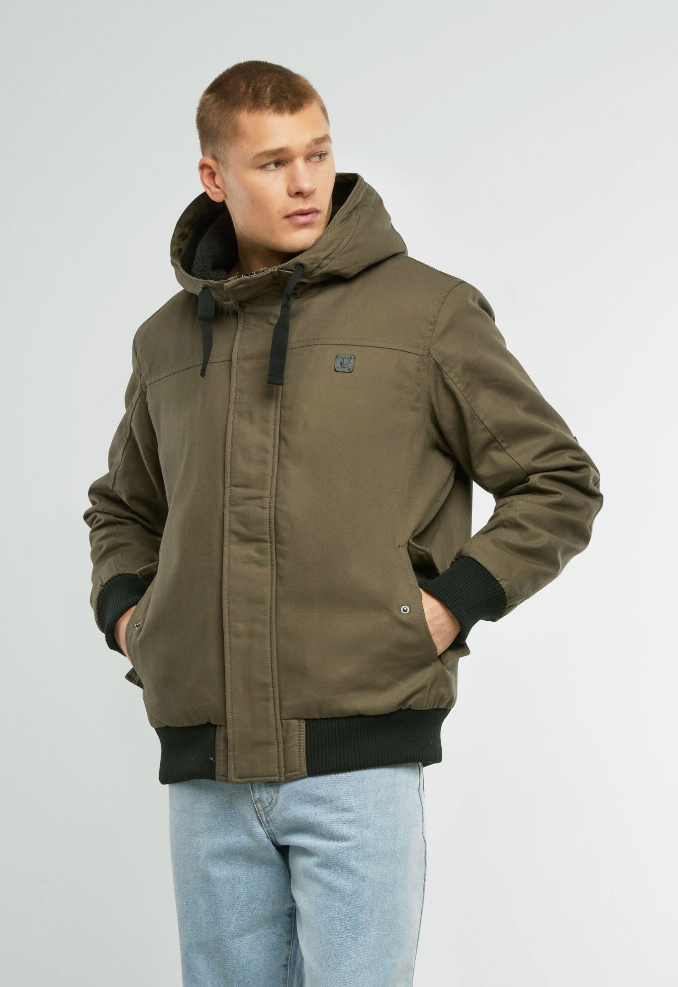 Geaca Essential Olive Brandit - Versatilitate Zilnica
