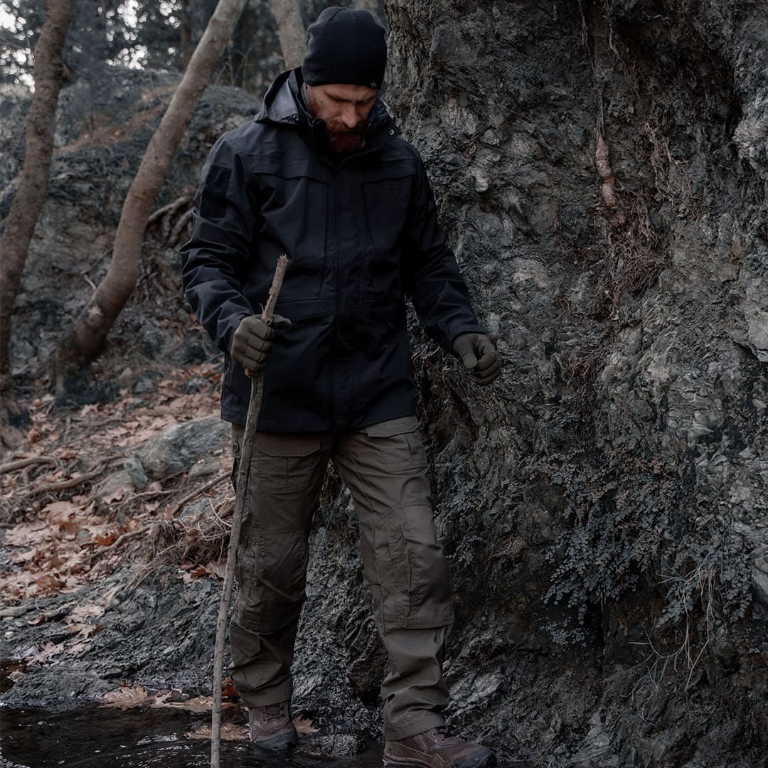 Geaca Hurricane Shell Jacket Black Pentagon Tactical - Protecție Integrală în Condiții Extreme