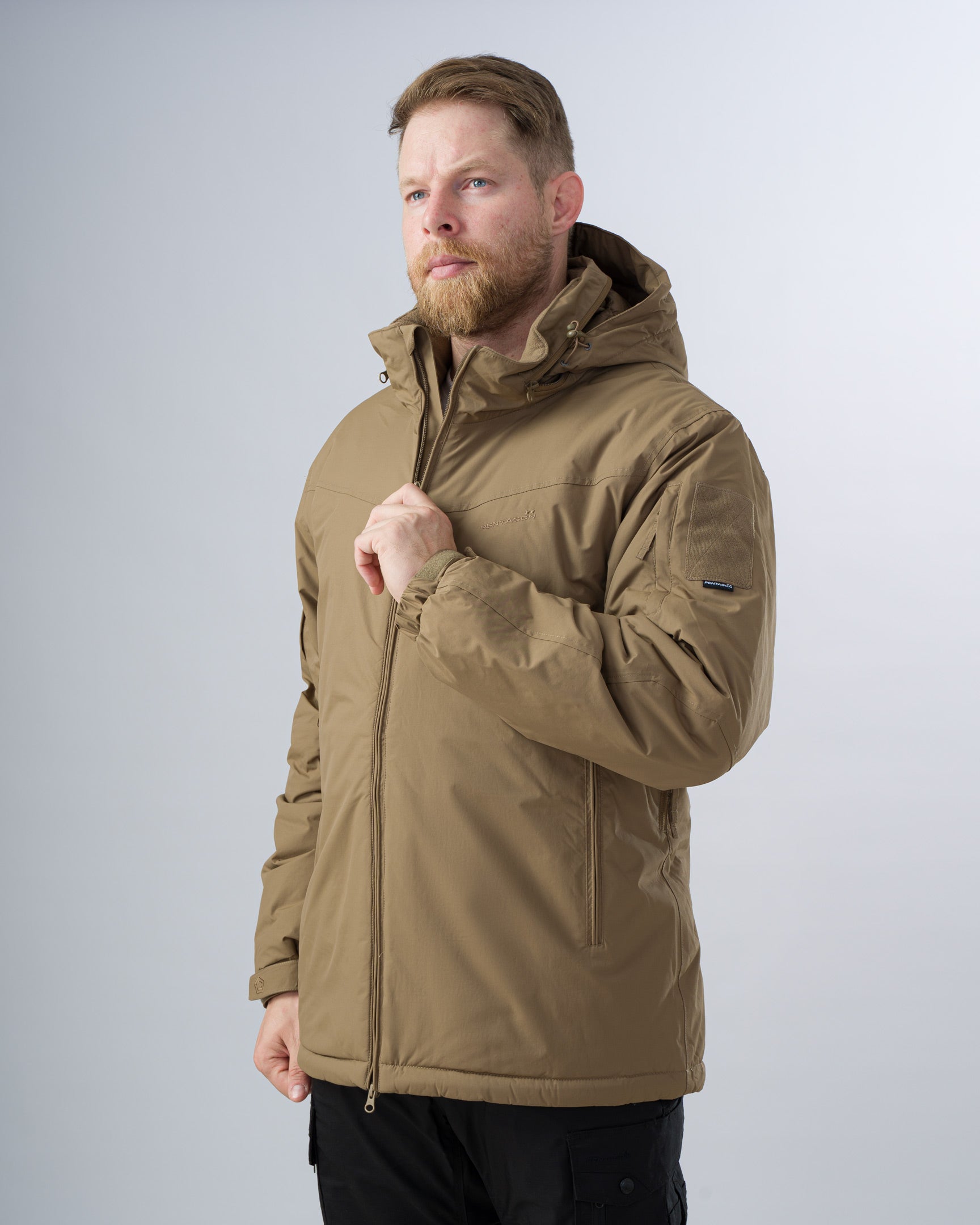 Geaca Logan LEVEL7 Jacket Coyote Pentagon Tactical - Protecție Supremă în Condiții Extreme