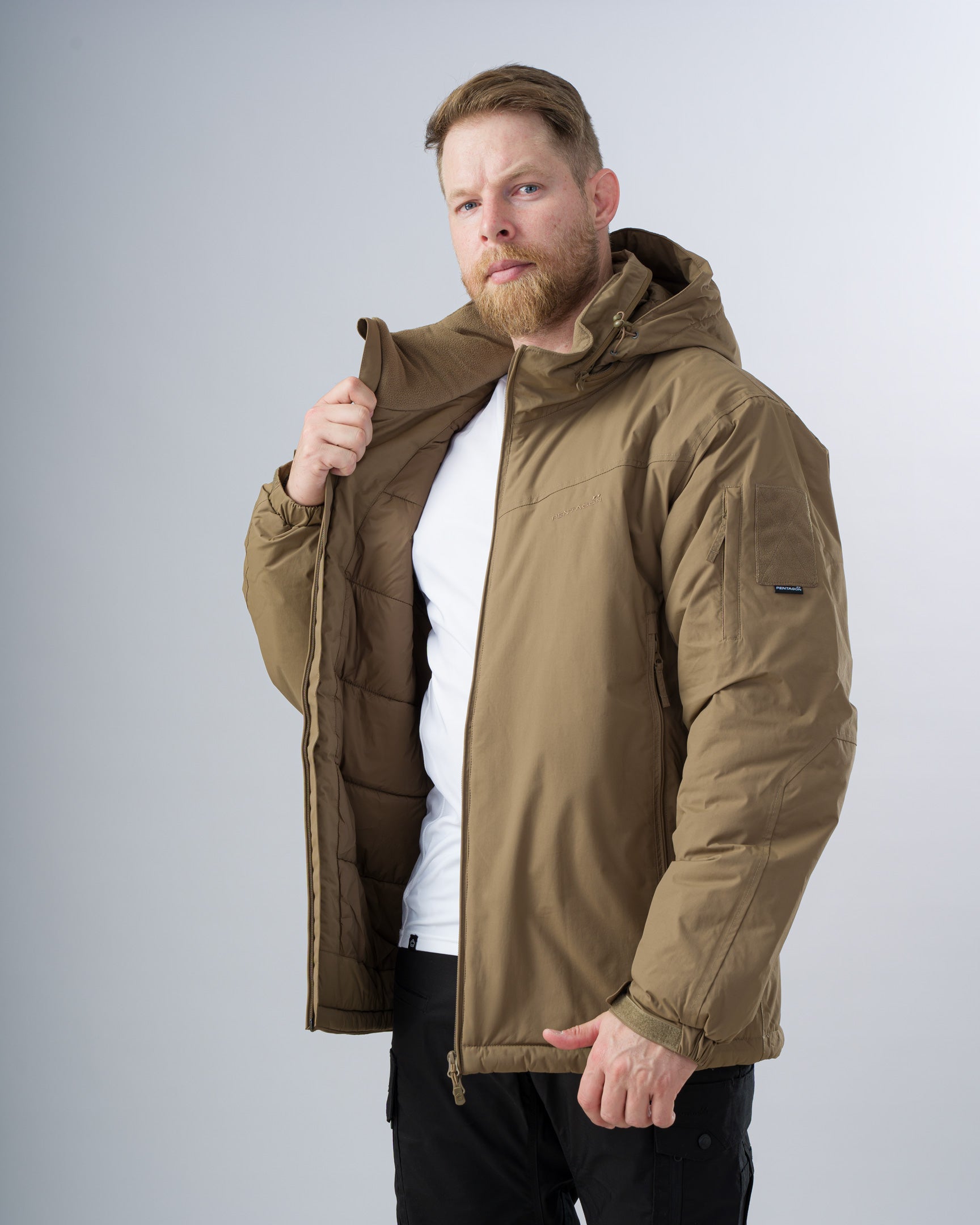 Geaca Logan LEVEL7 Jacket Coyote Pentagon Tactical - Protecție Supremă în Condiții Extreme