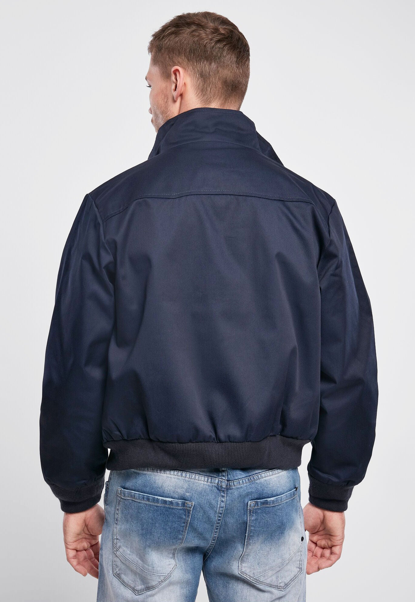 Geaca Lord Canterbury Navy Brandit - Stil si Durabilitate