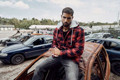 Geaca Lumber Hooded Red/Black Checkered Brandit - Caldura Urbana si Stil