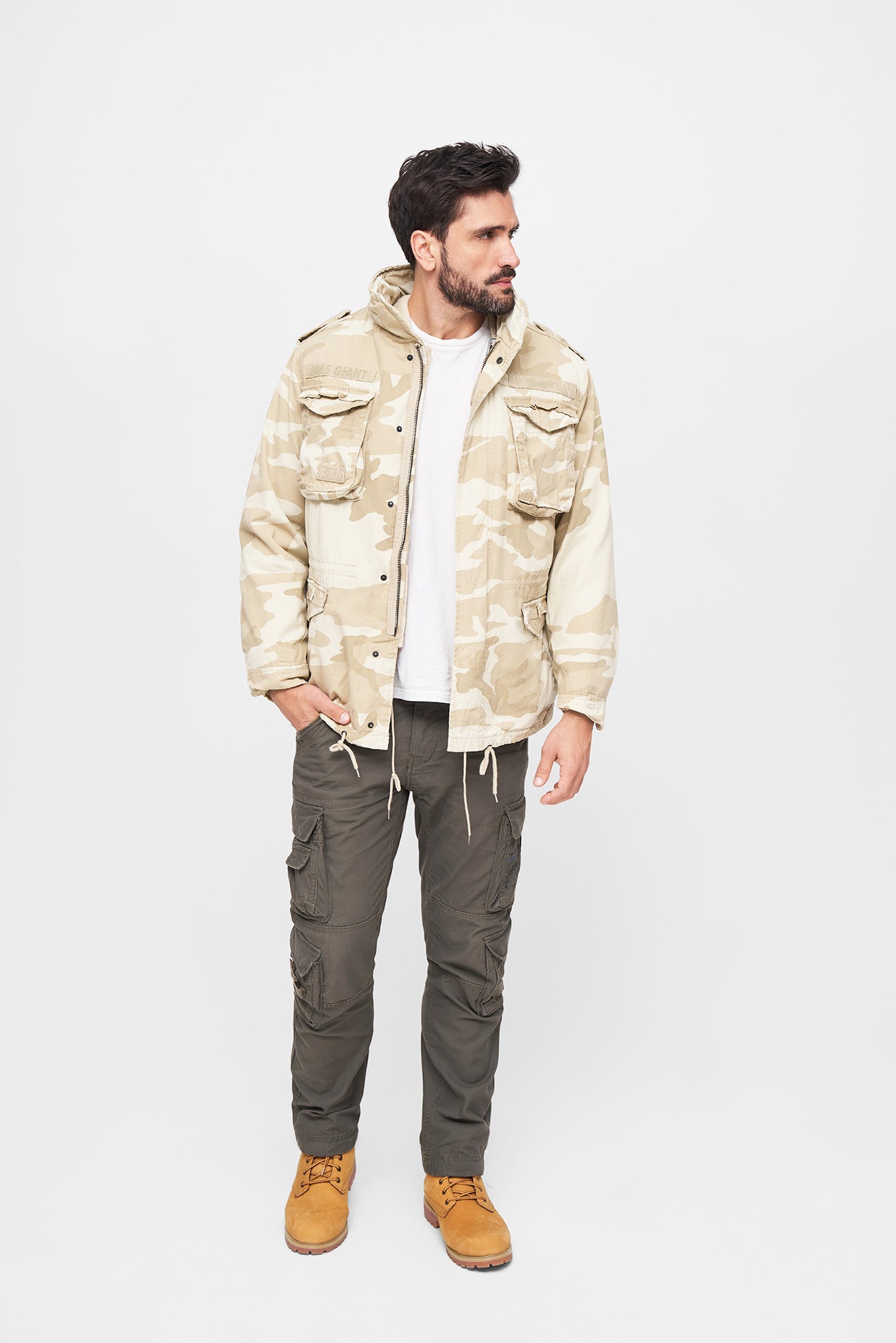 Geaca M65 Giant Sandstorm Brandit - Caldura si Rezistenta Durabila