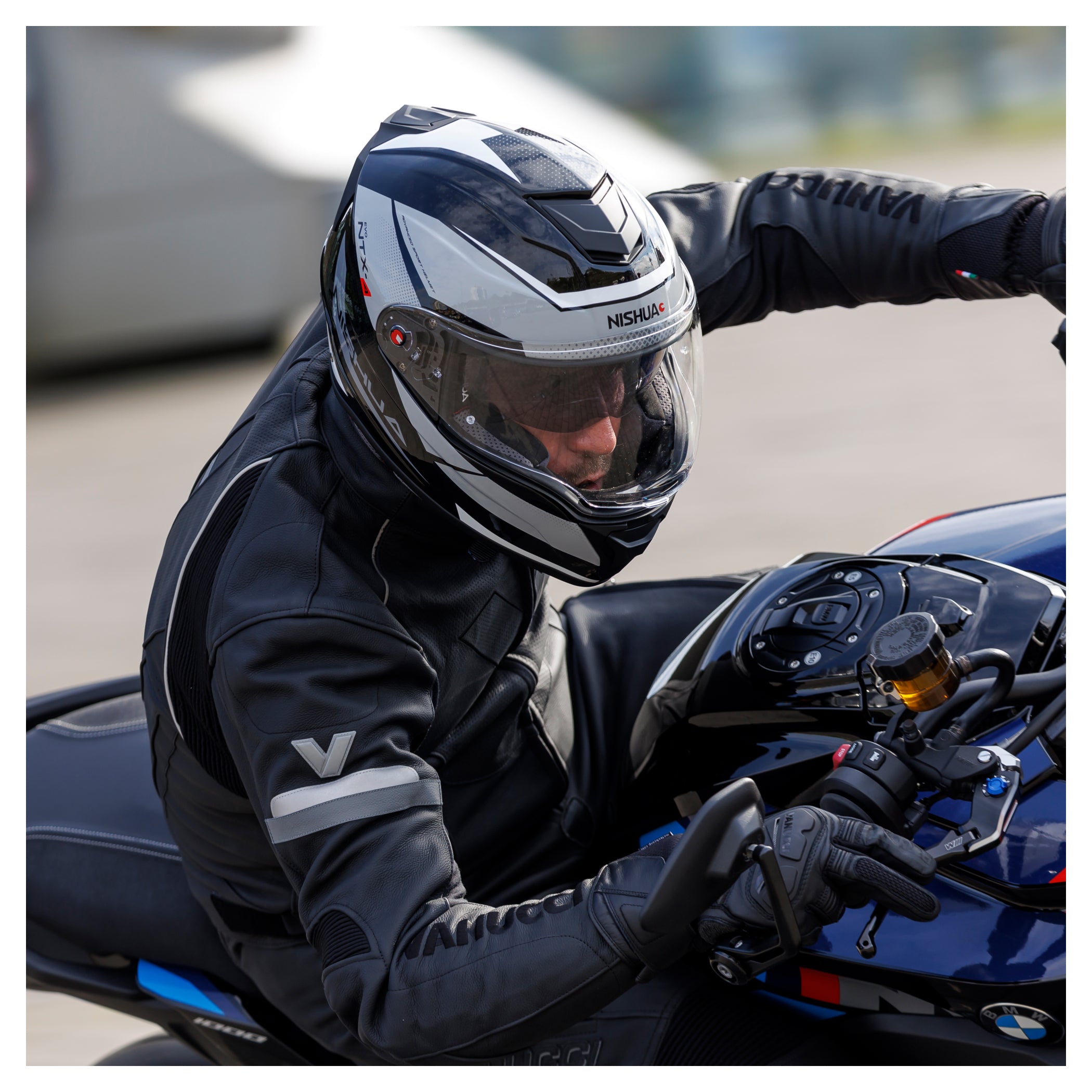 Geacă Moto Piele Vanucci VSJ-2 - Sportivă, Dinamică, Protecție AA