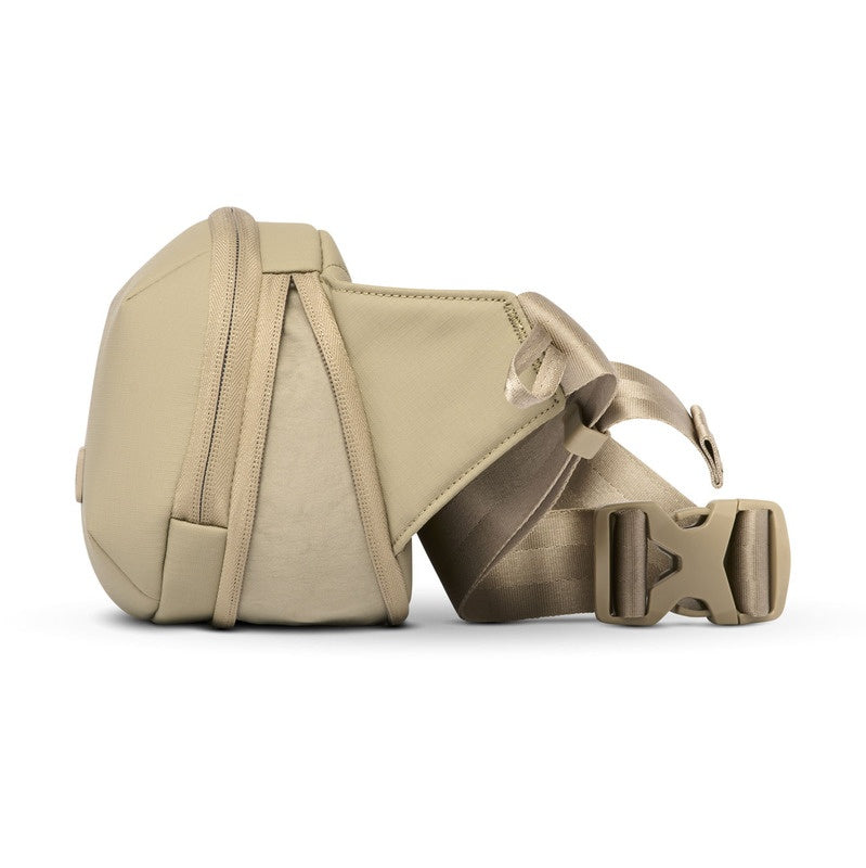 Geantă Sling Gomatic NAVIGATOR RS 1L Sand GOMATIC - Poliester, Rezistentă la apă, Modulară