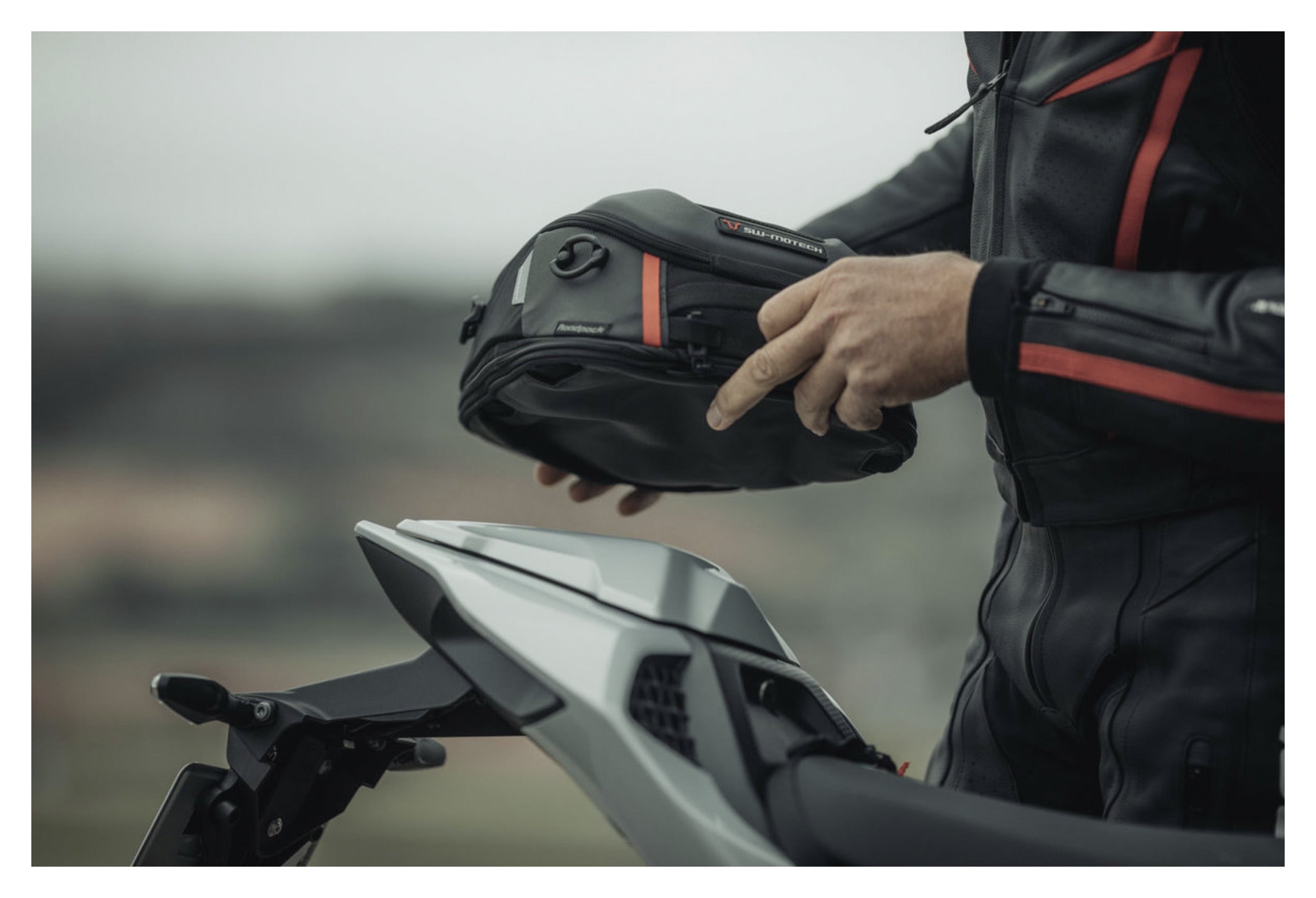 Geantă Moto Spate PRO Roadpack SW-Motech 8-14L - Compactă & Versatilă