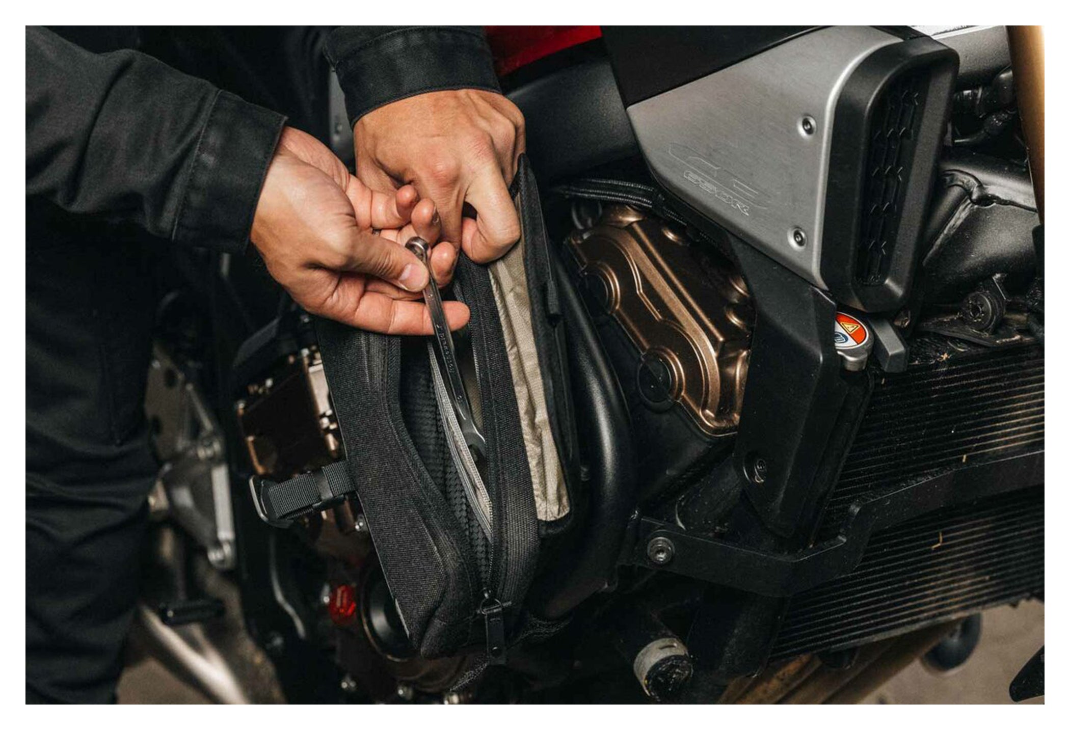 Geantă Suplimentară Legend Gear LA9 - Spațiu Extra, Versatilitate Maximă