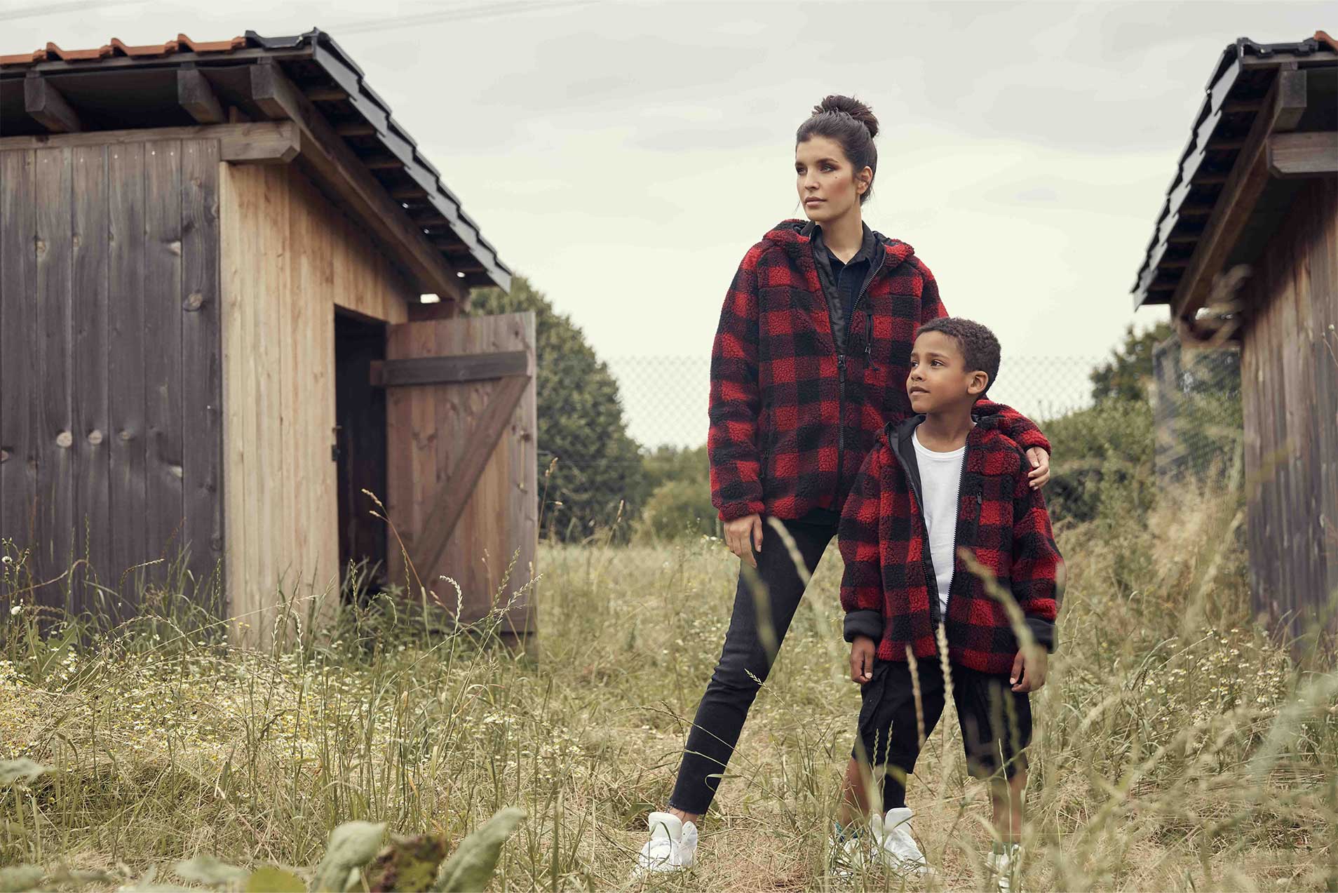 Hanorac Teddyfleece Hooded Red/Black Checkered Dama Brandit - Caldura si Stil Autentic