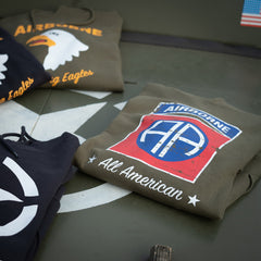 Hoodie 82nd Airborne Division Verde Unisex - Onorează Elita, Domini Confortul