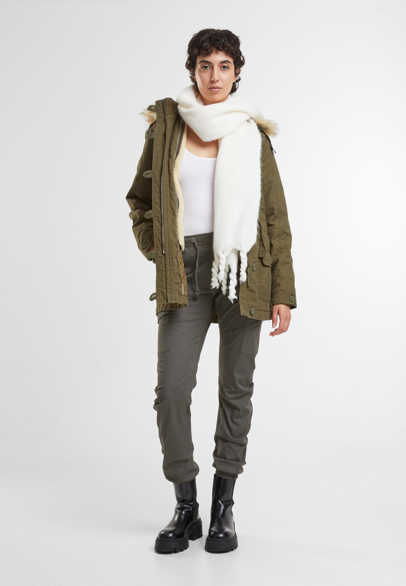 Jacheta Nila Winterparka Olive Dama Brandit - Caldură și Eleganță Urbană