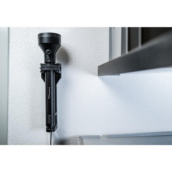 Lanterna P21R Ledlenser - 12000LM, Reîncărcabilă USB, Stație Încărcare - 8
