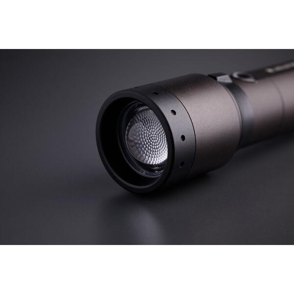 Lanternă P7R Core LEDLENSER - 2000LM, Reîncărcabilă, Rezistentă - 6