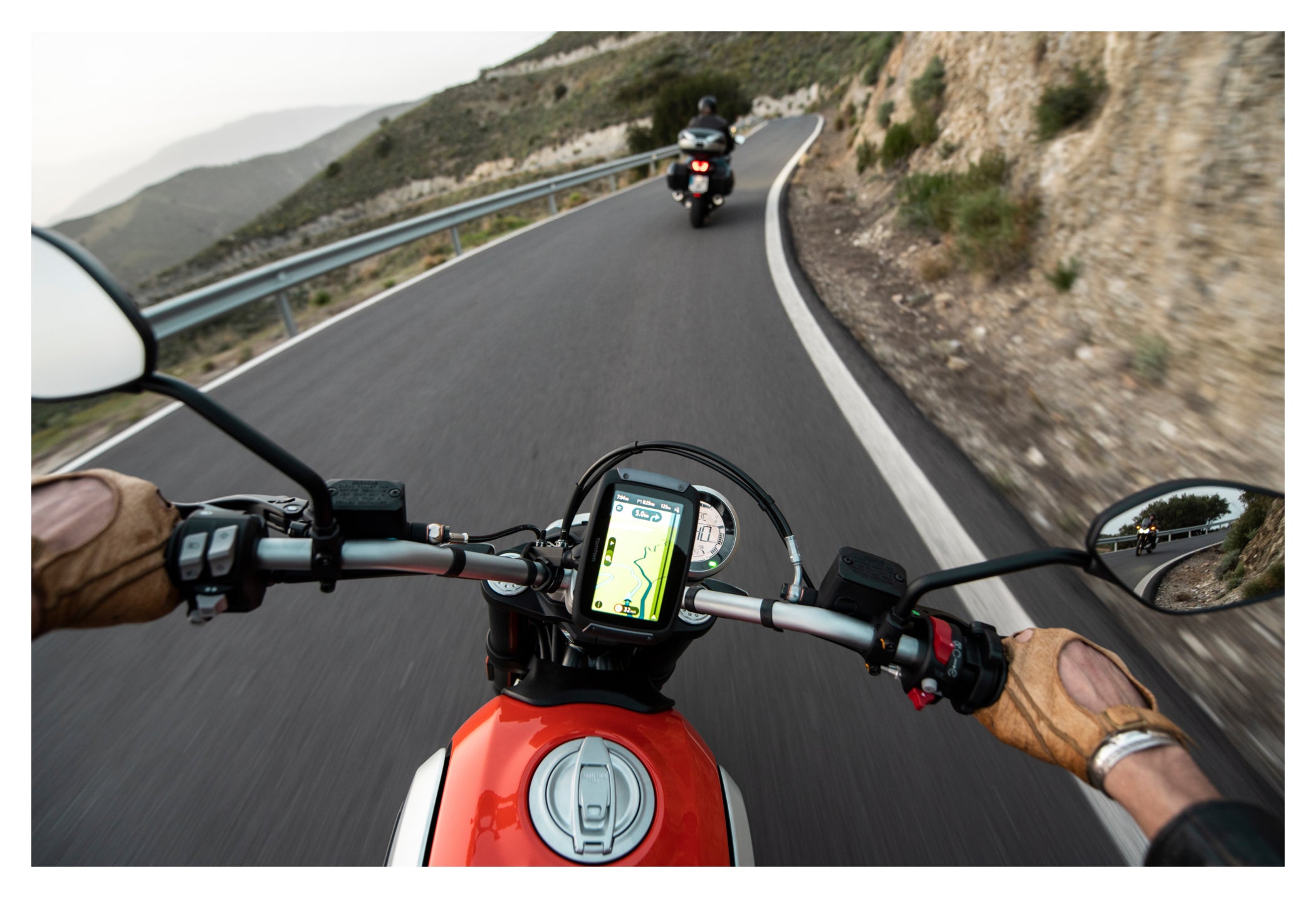 Navigator GPS Moto Rider 550 TomTom - Hărți Mondiale, Rutare Inteligentă