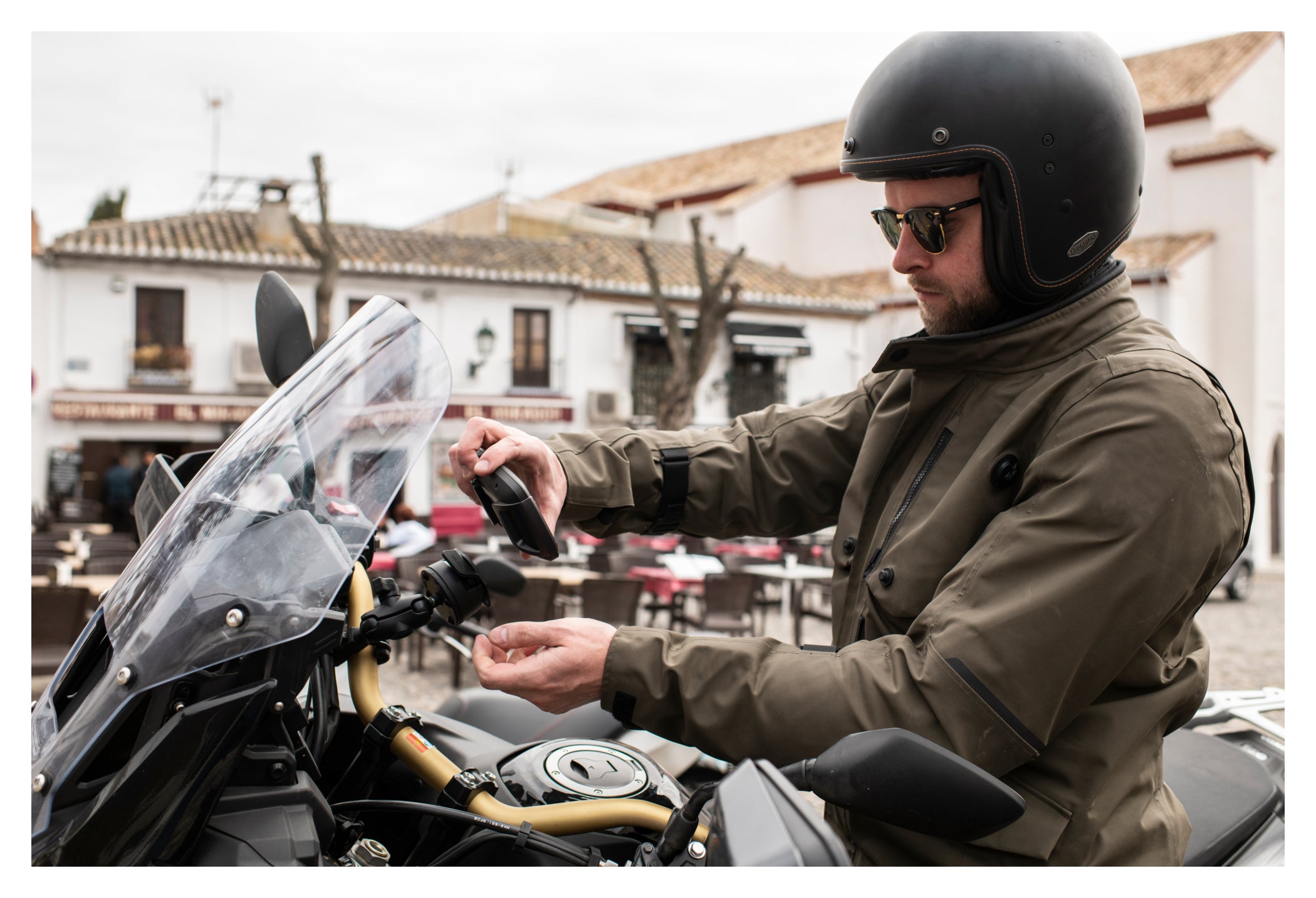 Navigator GPS Moto Rider 550 TomTom - Hărți Mondiale, Rutare Inteligentă