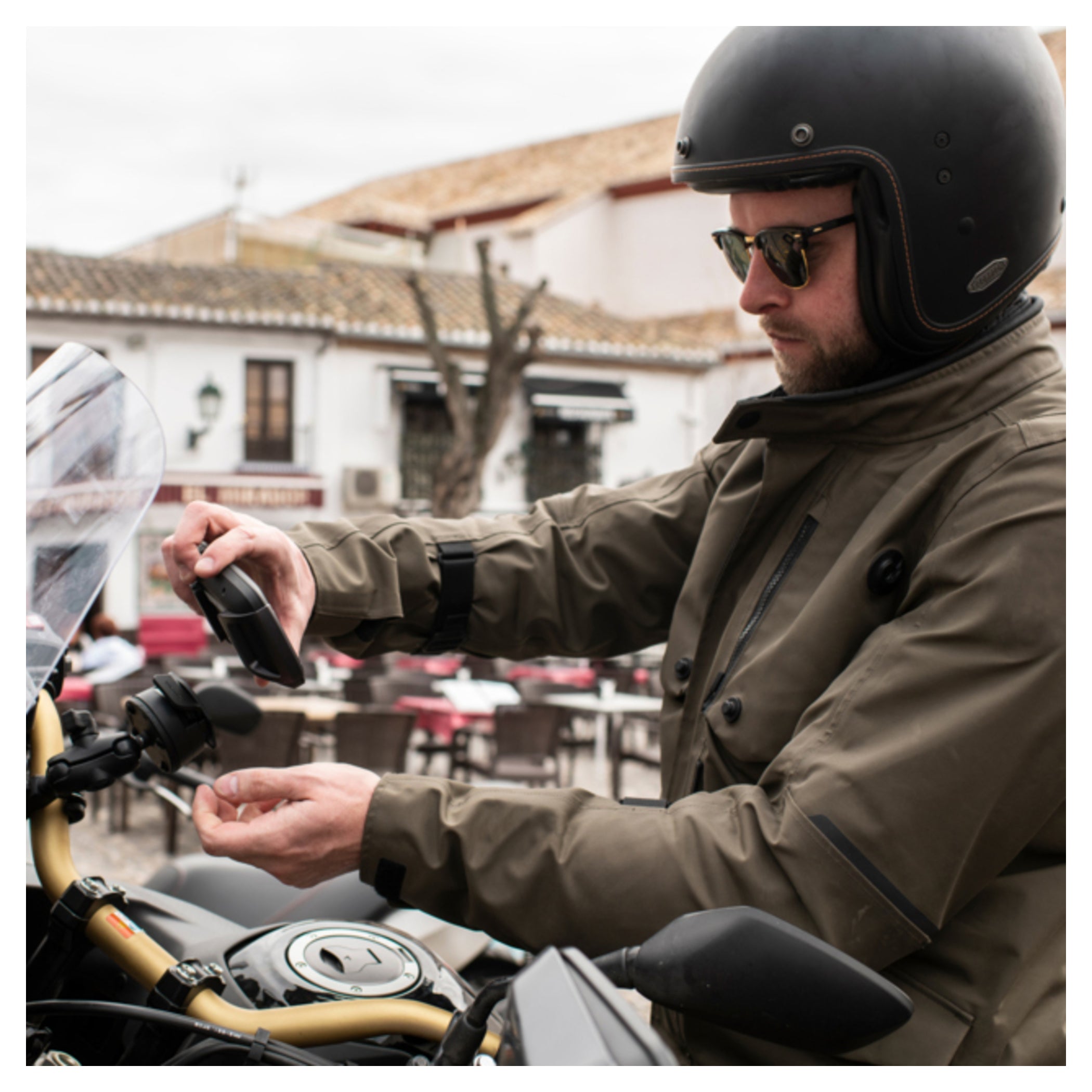 Navigator GPS Rider 50 TomTom - Hărți Europa, WiFi, Quad-Core
