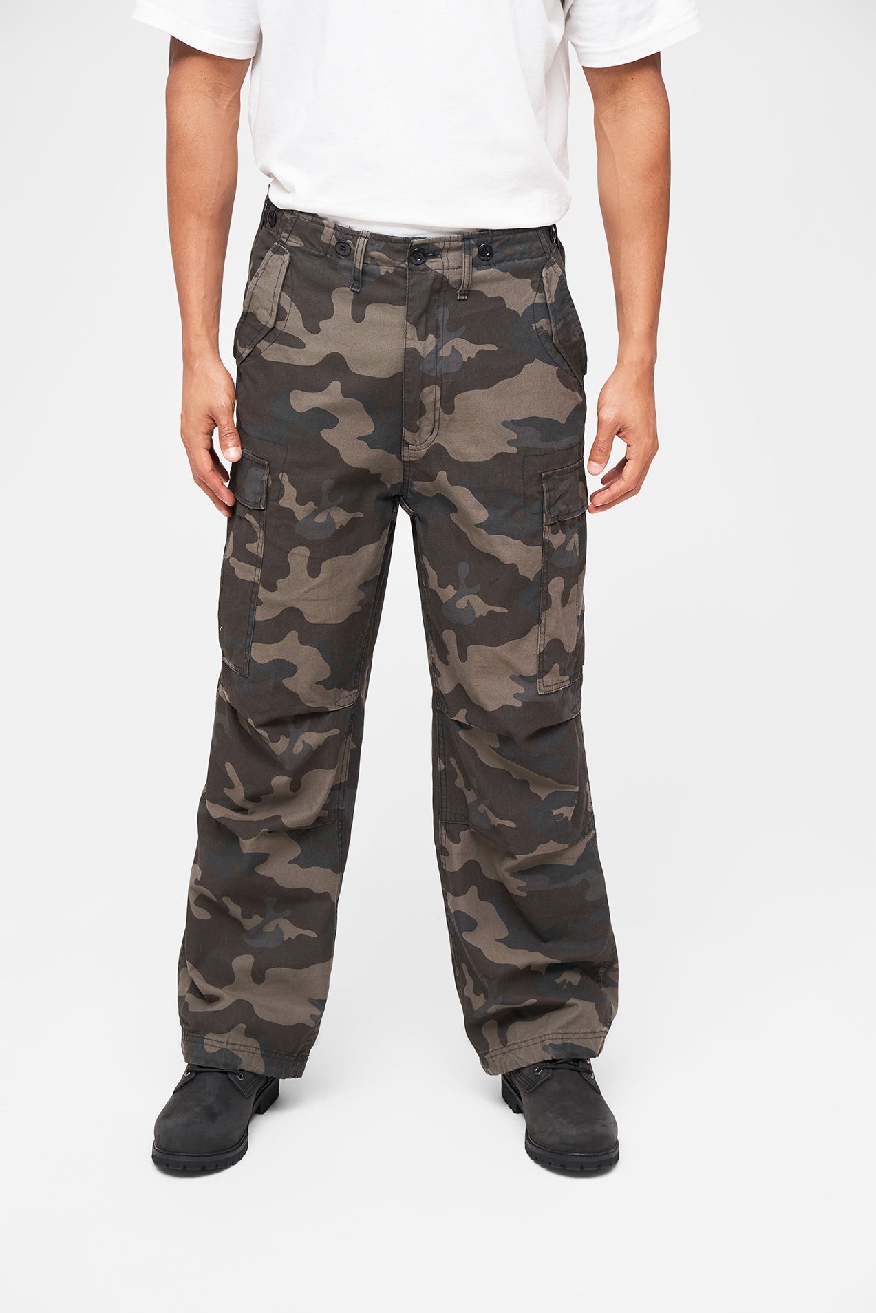 Pantaloni M65 Vintage Dark Camo Brandit - Durabilitate si Stil