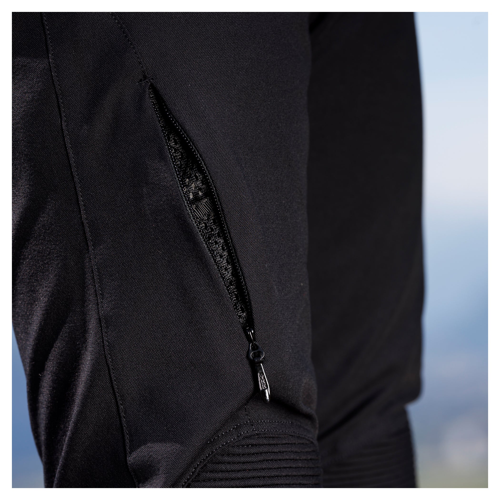 Pantaloni Moto Vanucci VAT-6 - Membrană SympaTex, Protecții