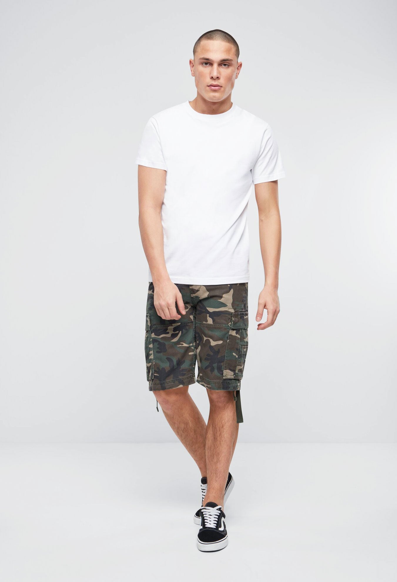 Pantaloni Scurti Vintage Woodland Brandit - Versatilitate Urbana
