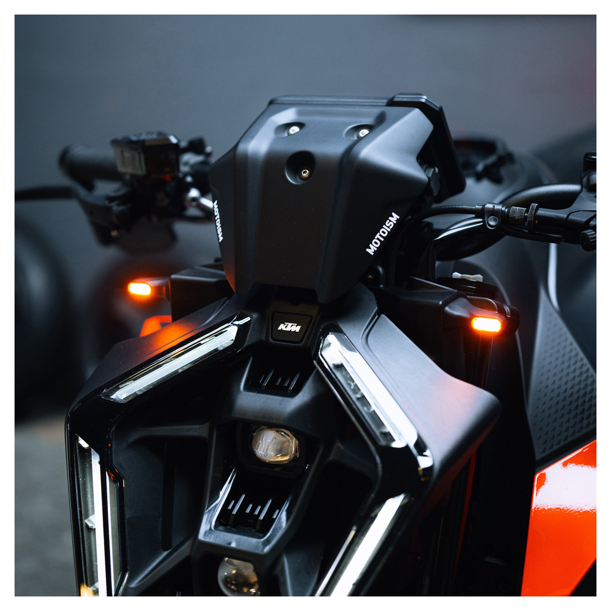 Parbriz Motoism KTM 990 / 1390 Duke 24- - Design Compact, Negru Mat
