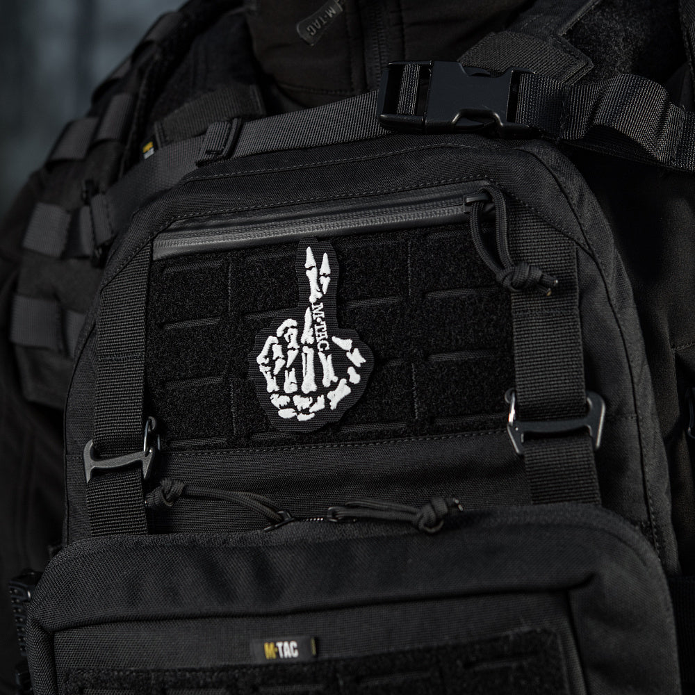 Patch Crossed Fingers M-Tac - Noroc și Rezistență Neagră