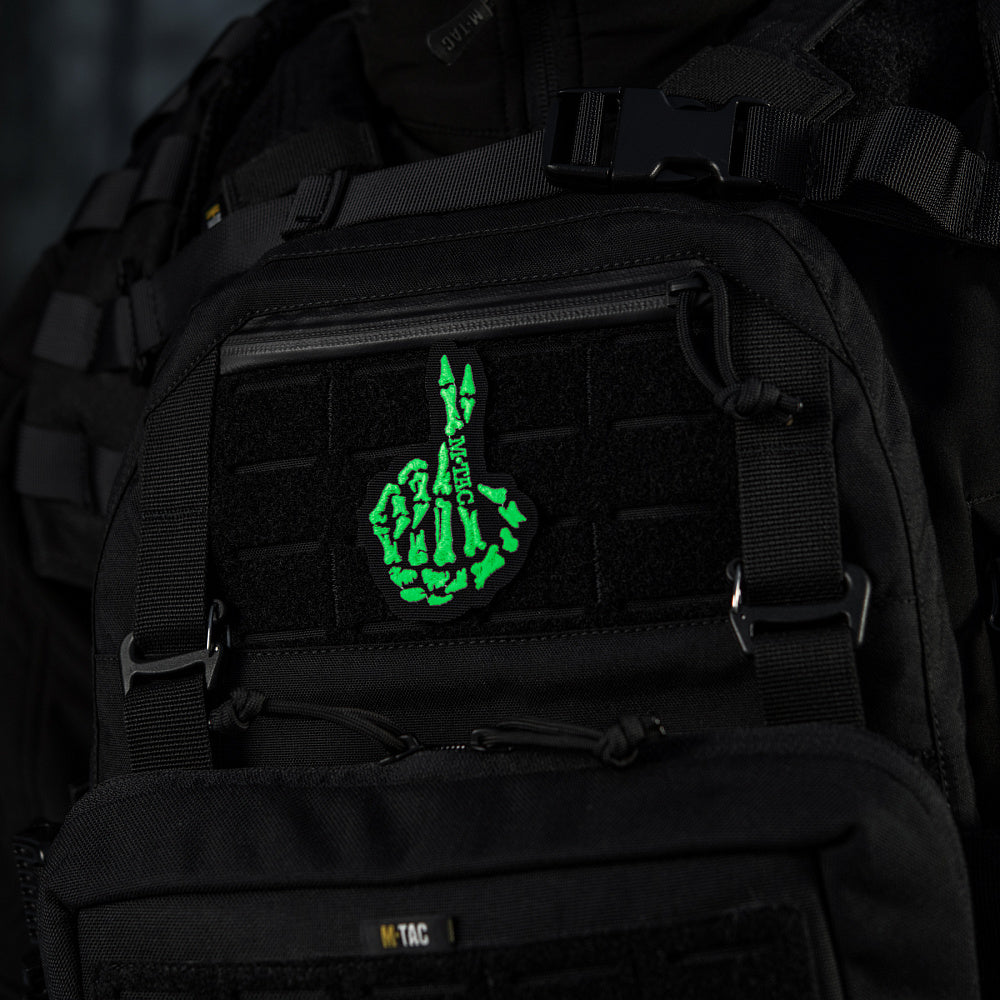 Patch Crossed Fingers M-Tac - Noroc și Rezistență Neagră