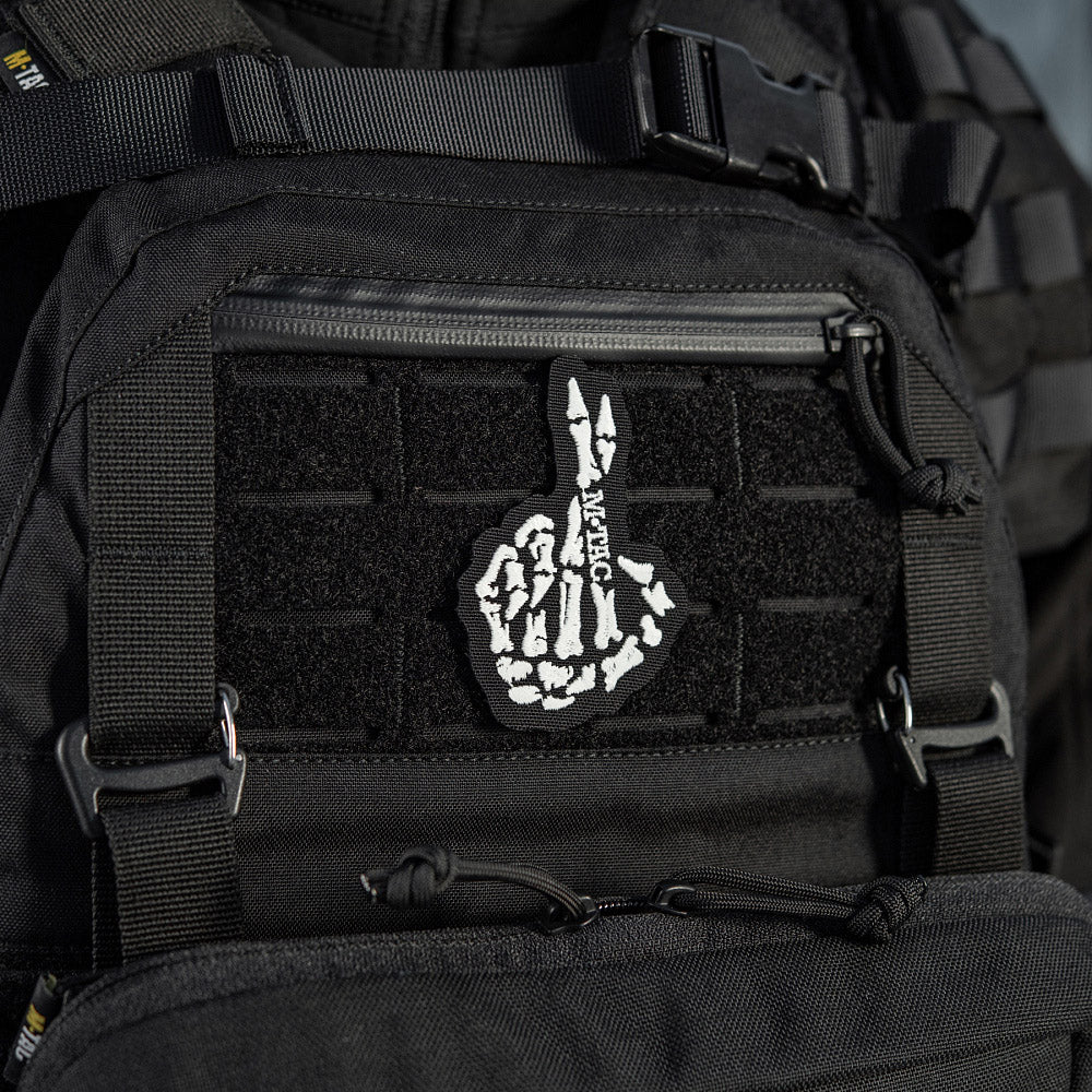 Patch Crossed Fingers M-Tac - Noroc și Rezistență Neagră