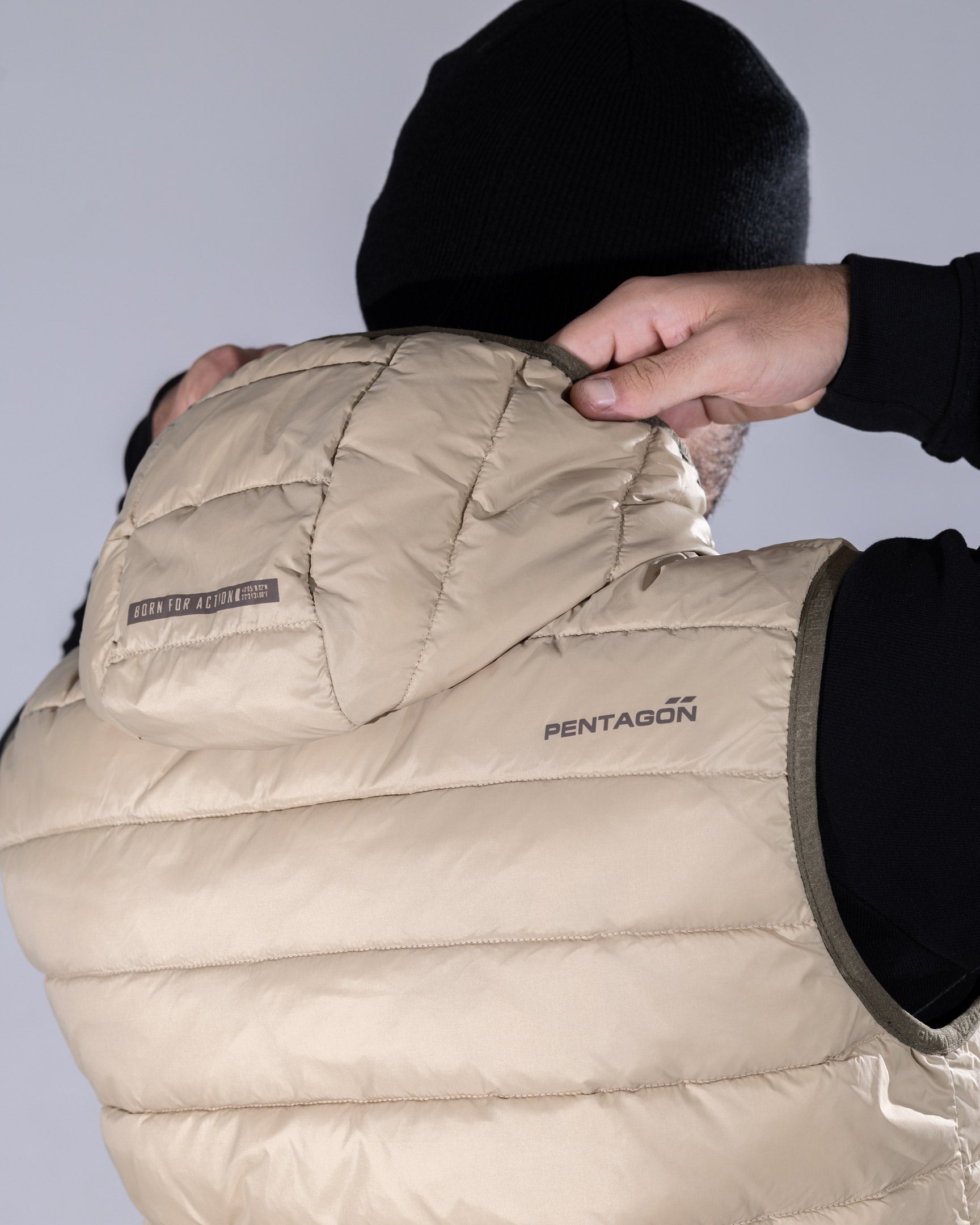 Produs Aurora 2.0 Puffer Hooded Vest Khaki Pentagon Tactical - Căldură Esențială și Libertate de Mișcare