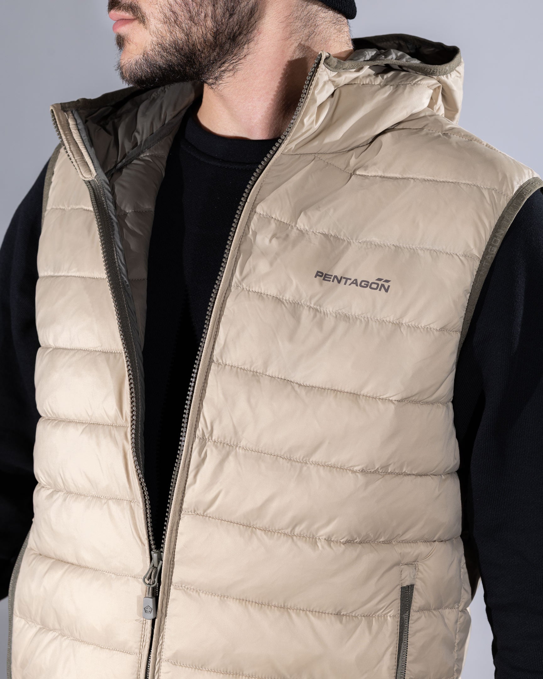 Produs Aurora 2.0 Puffer Hooded Vest Khaki Pentagon Tactical - Căldură Esențială și Libertate de Mișcare