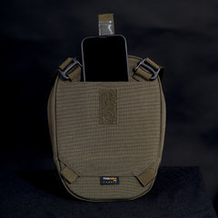 Produs Consul Vertical Sling Pouch RAL7013 Pentagon Tactical - Funcționalitate Tactică și Accesibilitate Urbană
