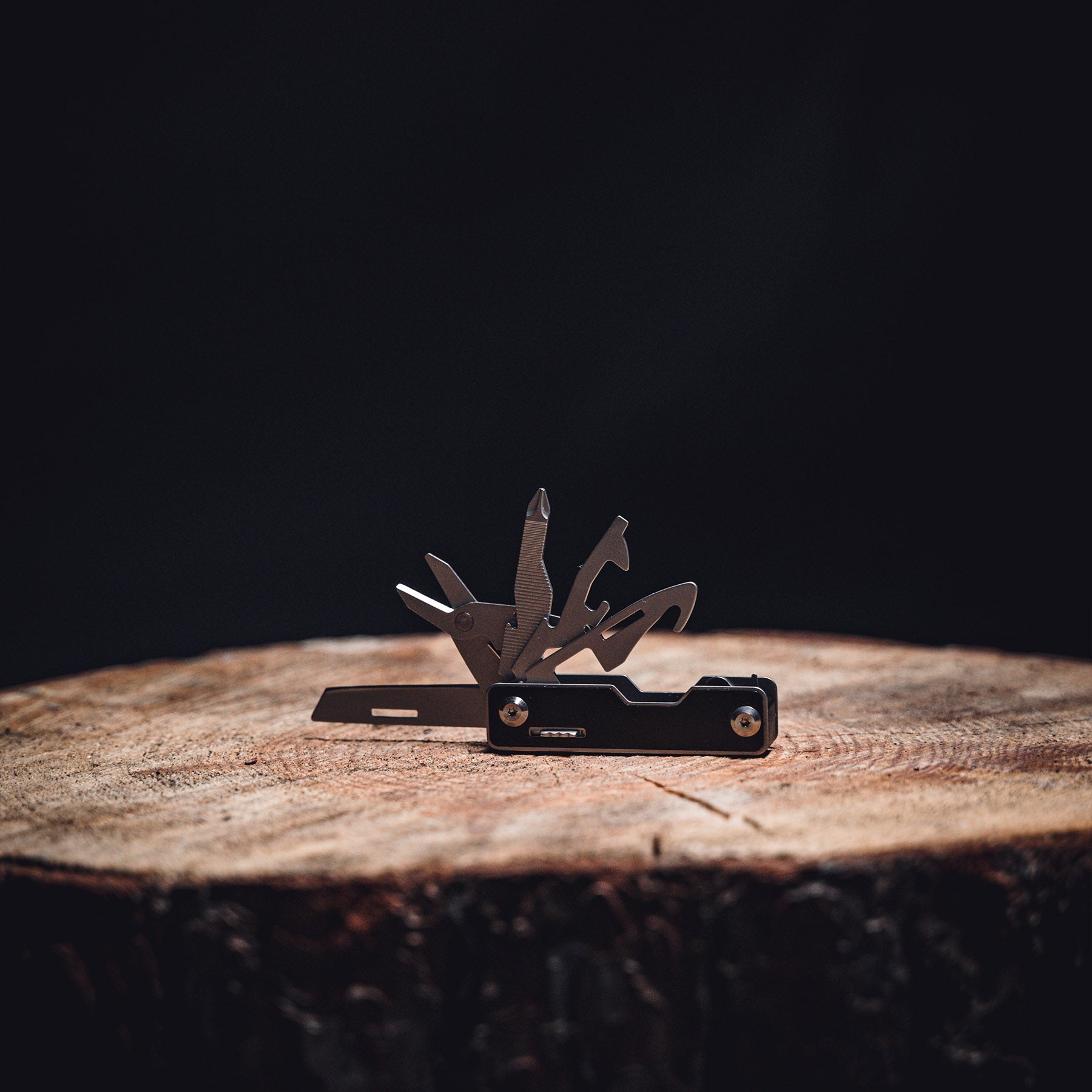 Produs Dagmar Multifuction Knife D19008 Black Pentagon Tactical - Performanță și Ventilație Optimă în orice Mediu