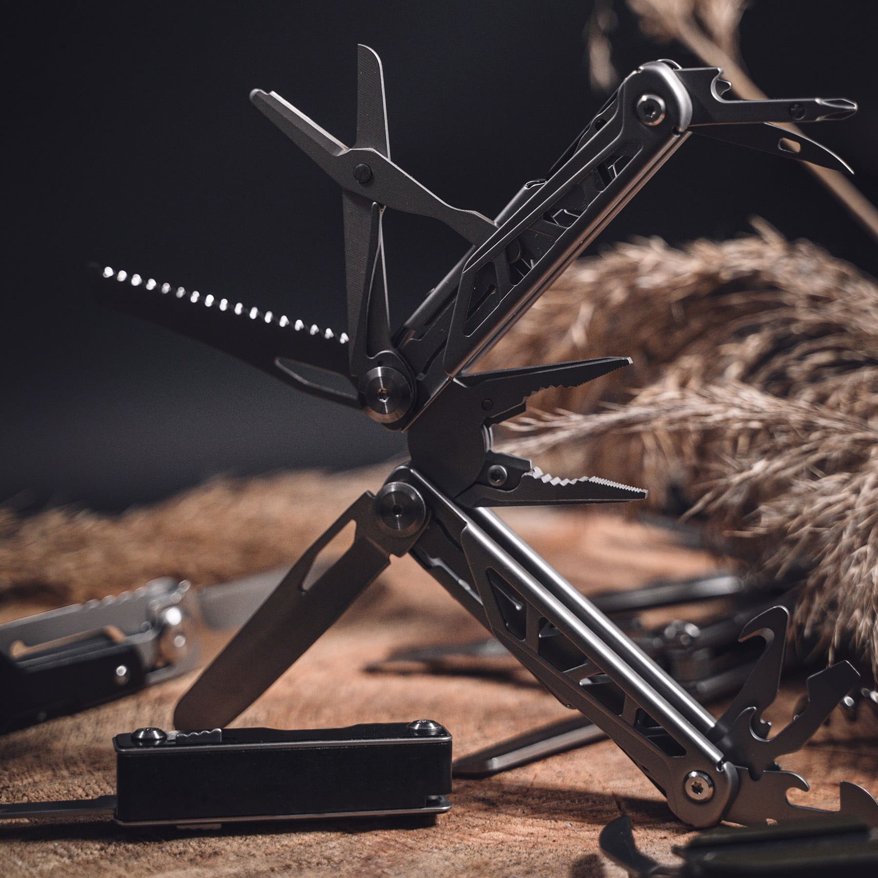 Produs Gunnar 14-in-1 Stainless Steel Multitool D19009 Silver Pentagon Tactical - Performanță și Ventilație Optimă în orice Mediu