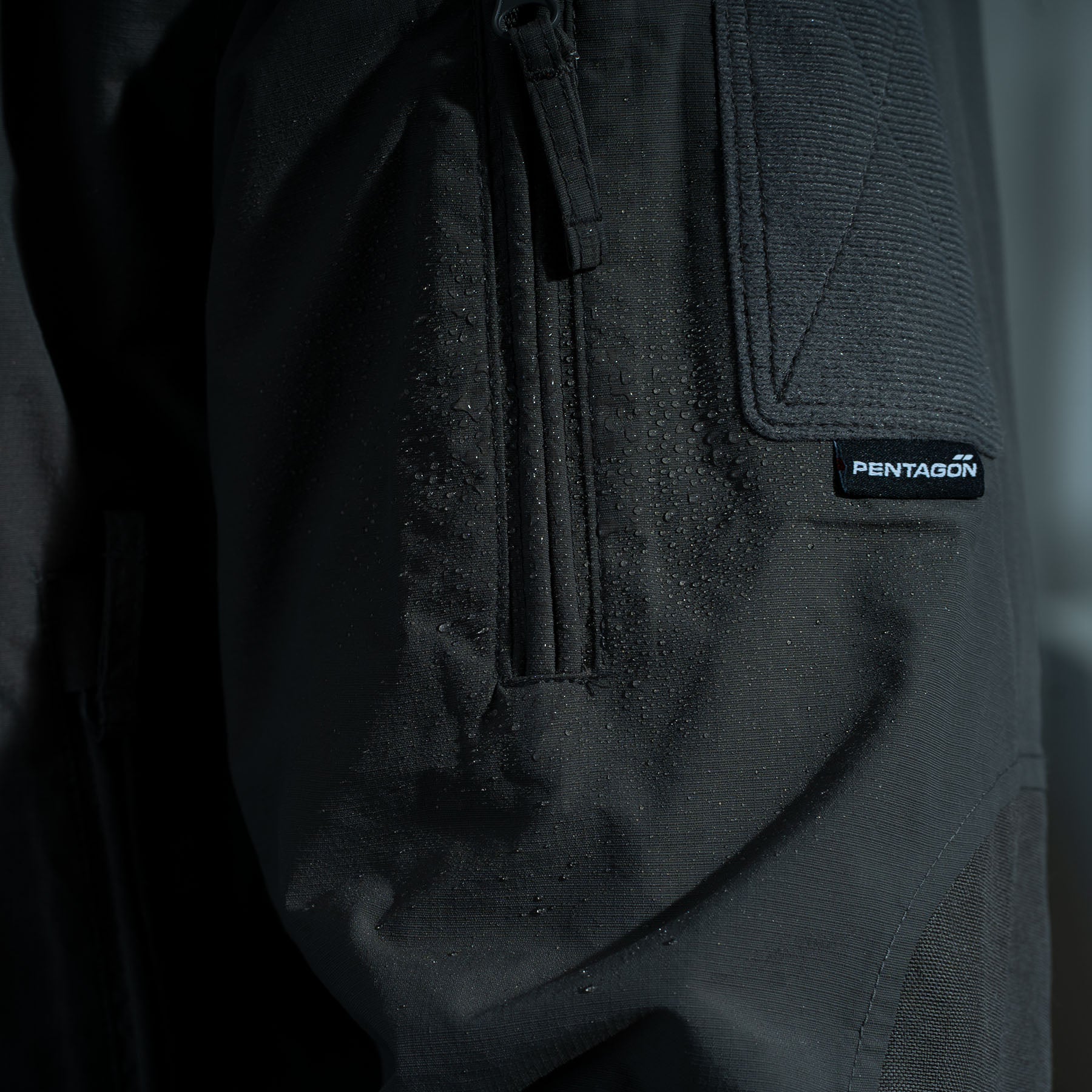 Produs Lcp V2.0 Primaloft® Parka Cinder Grey Pentagon Tactical - Protecție Termică Supremă pentru Medii Extreme