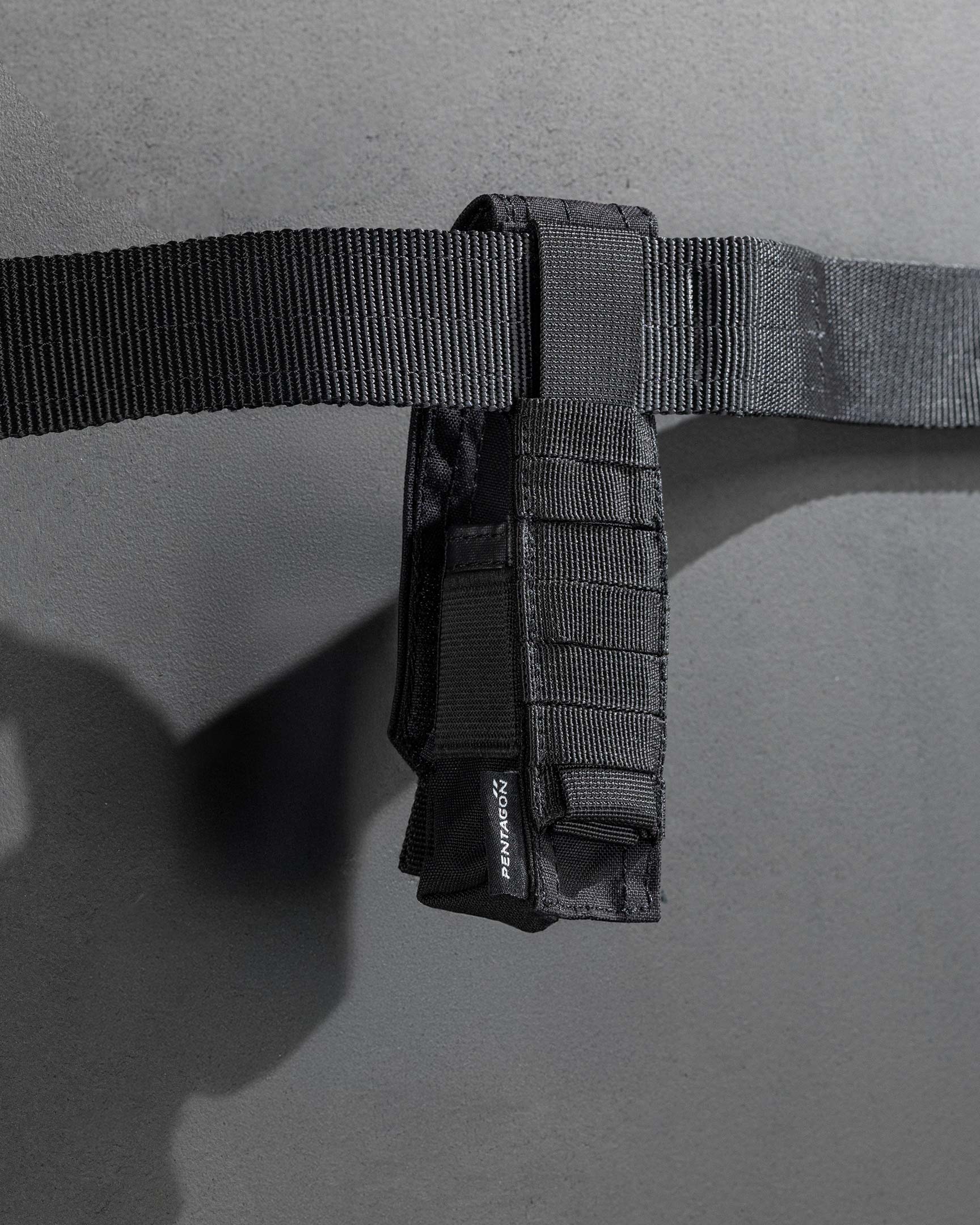 Produs Lumen Flashlight Pouch Black Pentagon Tactical - Durabilitate și Acces Rapid
