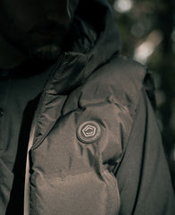 Produs Omega Down Vest RAL7013 Pentagon Tactical - Performanță Optimă în Condiții Variate